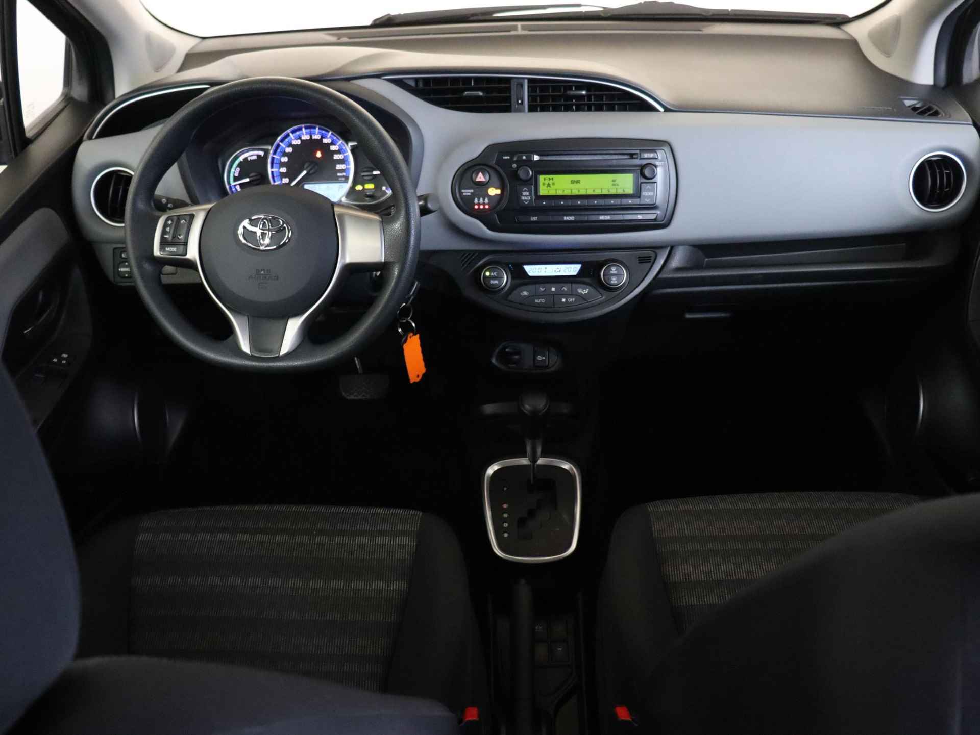Toyota Yaris 1.5 Hybrid Now Dealer onderhouden, Climate Control, Radio/CD, Automaat, Trekhaak - 4/29