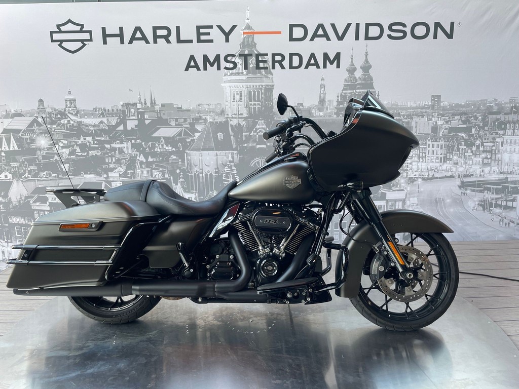 Harley-Davidson FLTRXS ROAD GLIDE SPECIAL Solid Color Blacked Out
