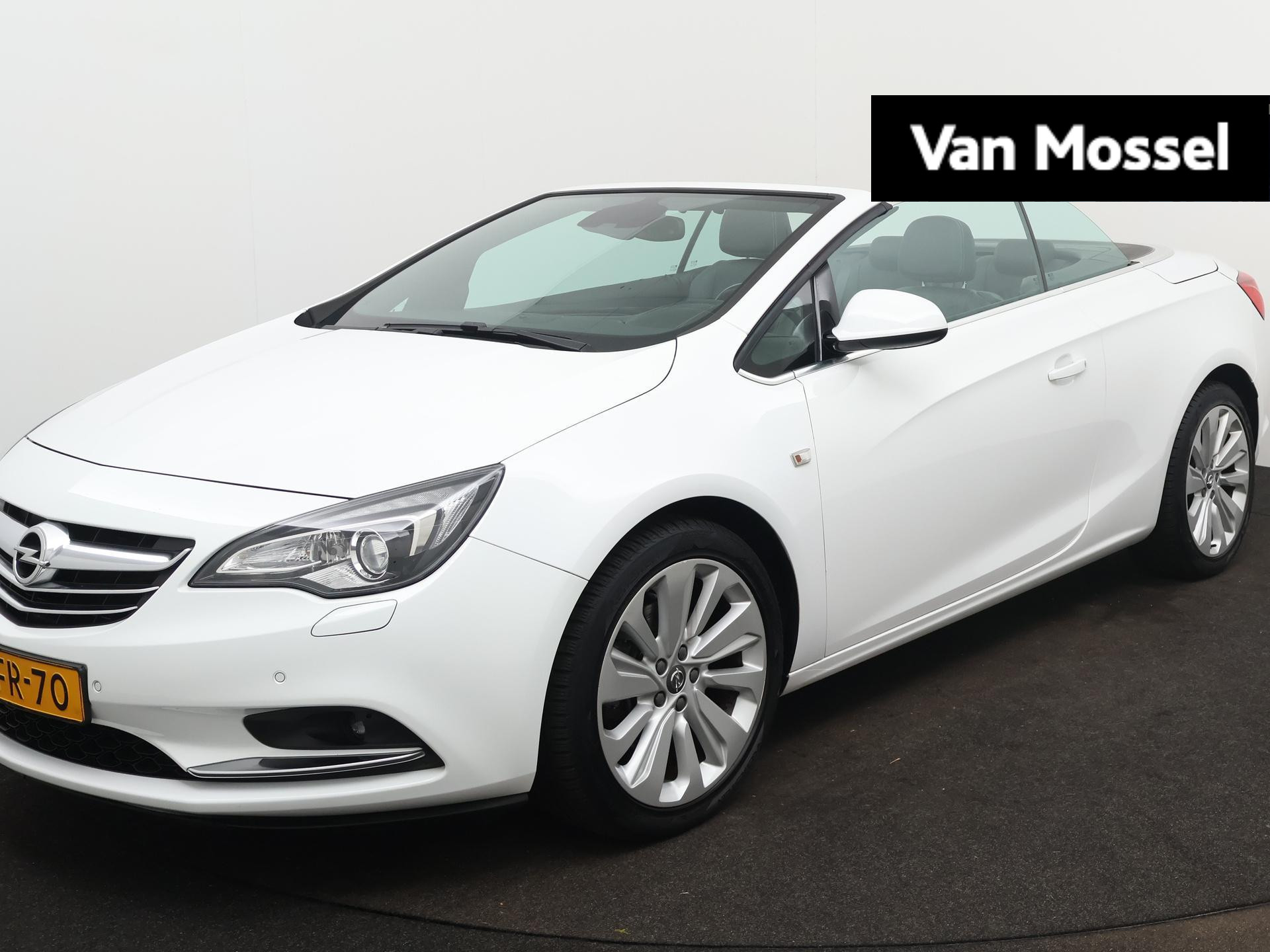 Opel Cascada 1.4 Turbo ecoFLEX Cosmo | 140pk | Navigatie | 19" Lichtmetalen Velgen | Lederen bekleding | 89.000km! |