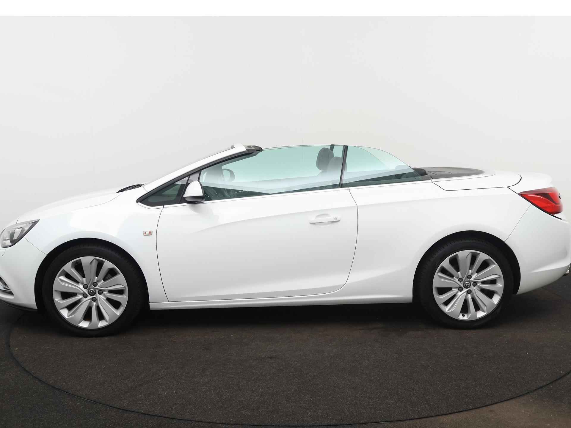 Opel Cascada 1.4 Turbo ecoFLEX Cosmo | 140pk | Navigatie | 19" Lichtmetalen Velgen | Lederen bekleding | 89.000km! | - 2/25