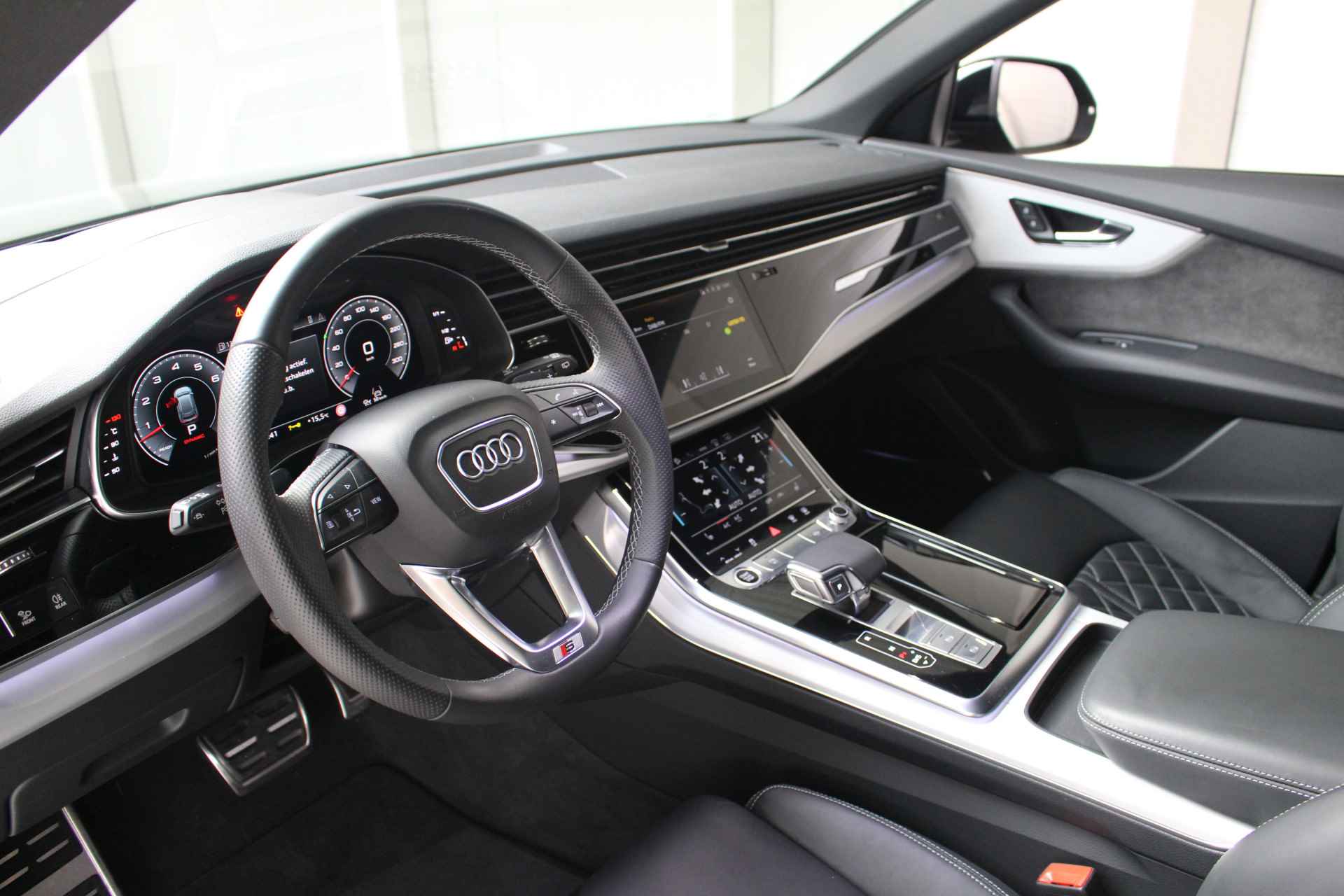 Audi Q8 55 TFSI S-Line Black Optic Panoramadak | HUD | Trekhaak | Matrix Led | Leder Valcona . - 8/29
