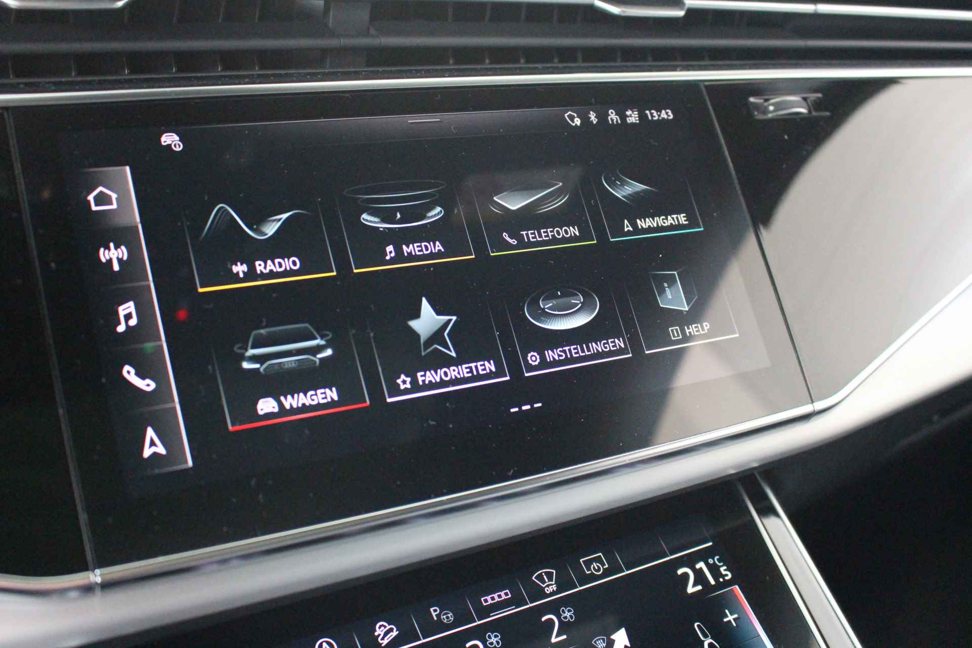 Audi Q8 55 TFSI S-Line Black Optic Panoramadak | HUD | Trekhaak | Matrix Led | Leder Valcona . - 25/29