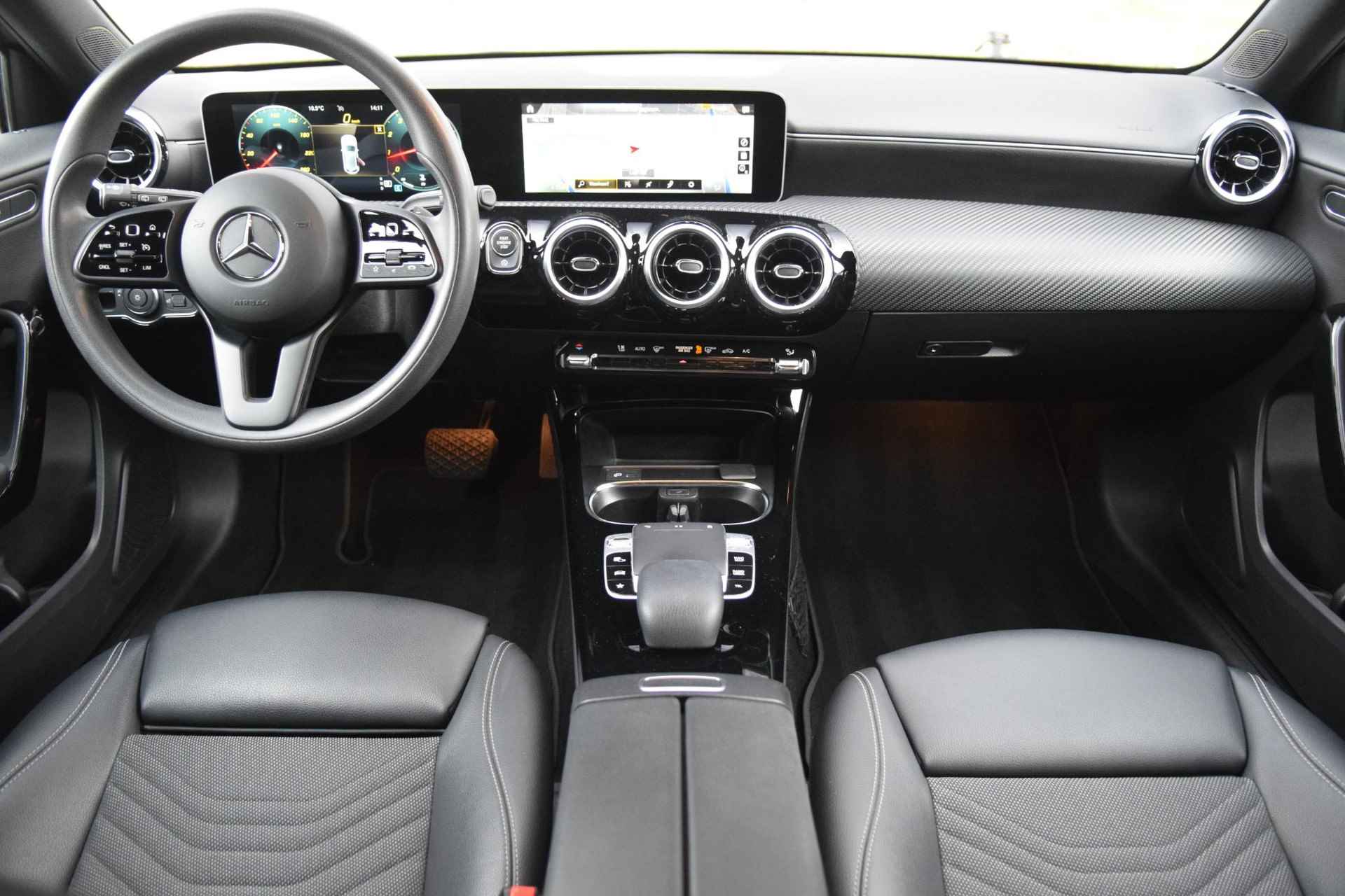 Mercedes-Benz A-klasse 200 AMG Premium Plus 163PK Widescreen/Cam/Sfeer/Th - 11/52