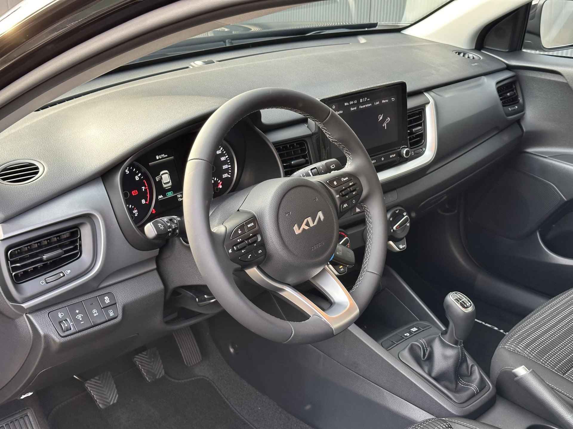 Kia Stonic 1.0 T-GDi MHEV DynamicLine | *Niet op voorraad* | €2.000,- actiekorting | Camera | Airco | Parkeersensoren achter | Apple Carplay | Android Auto - 10/28