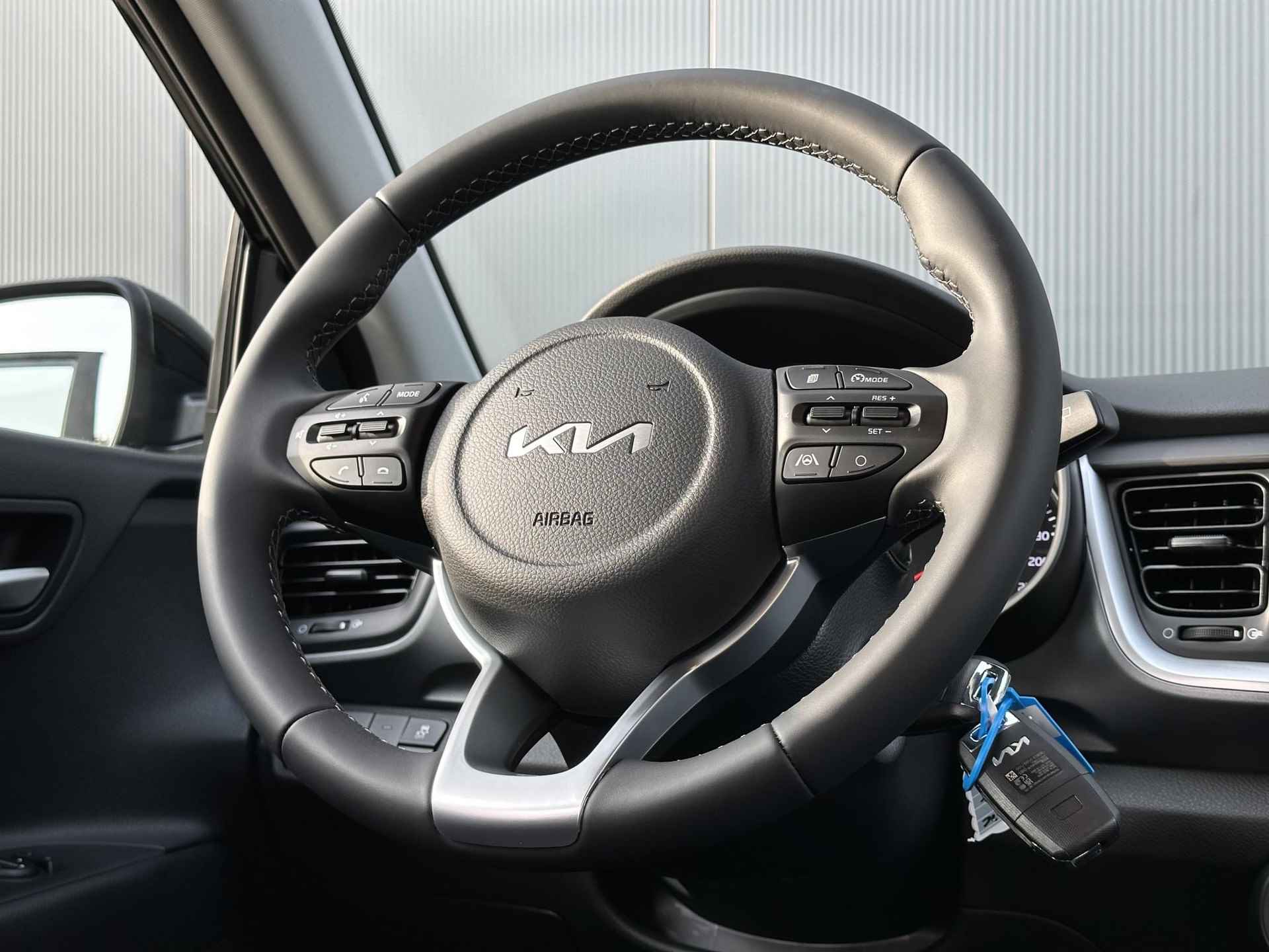 Kia Stonic 1.0 T-GDi MHEV DynamicLine | *Niet op voorraad* | €2.000,- actiekorting | Camera | Airco | Parkeersensoren achter | Apple Carplay | Android Auto - 15/28