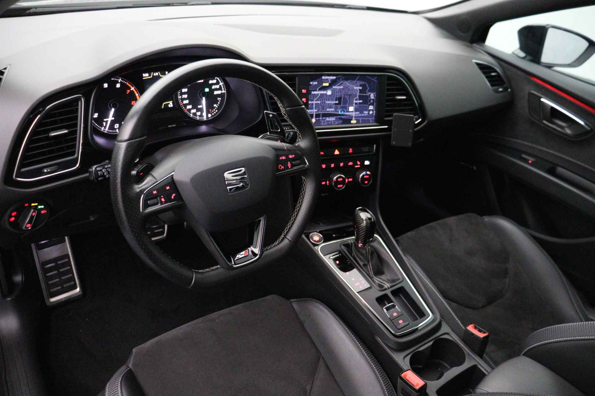 SEAT León ST 2.0 TSI CUPRA 300 | Panoramadak | Camera | Apple carplay | Leder/alcantara | LED - 10/35