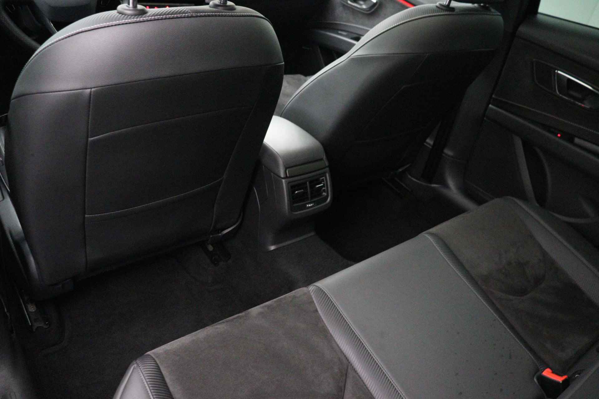 SEAT León ST 2.0 TSI CUPRA 300 | Panoramadak | Camera | Apple carplay | Leder/alcantara | LED - 11/35