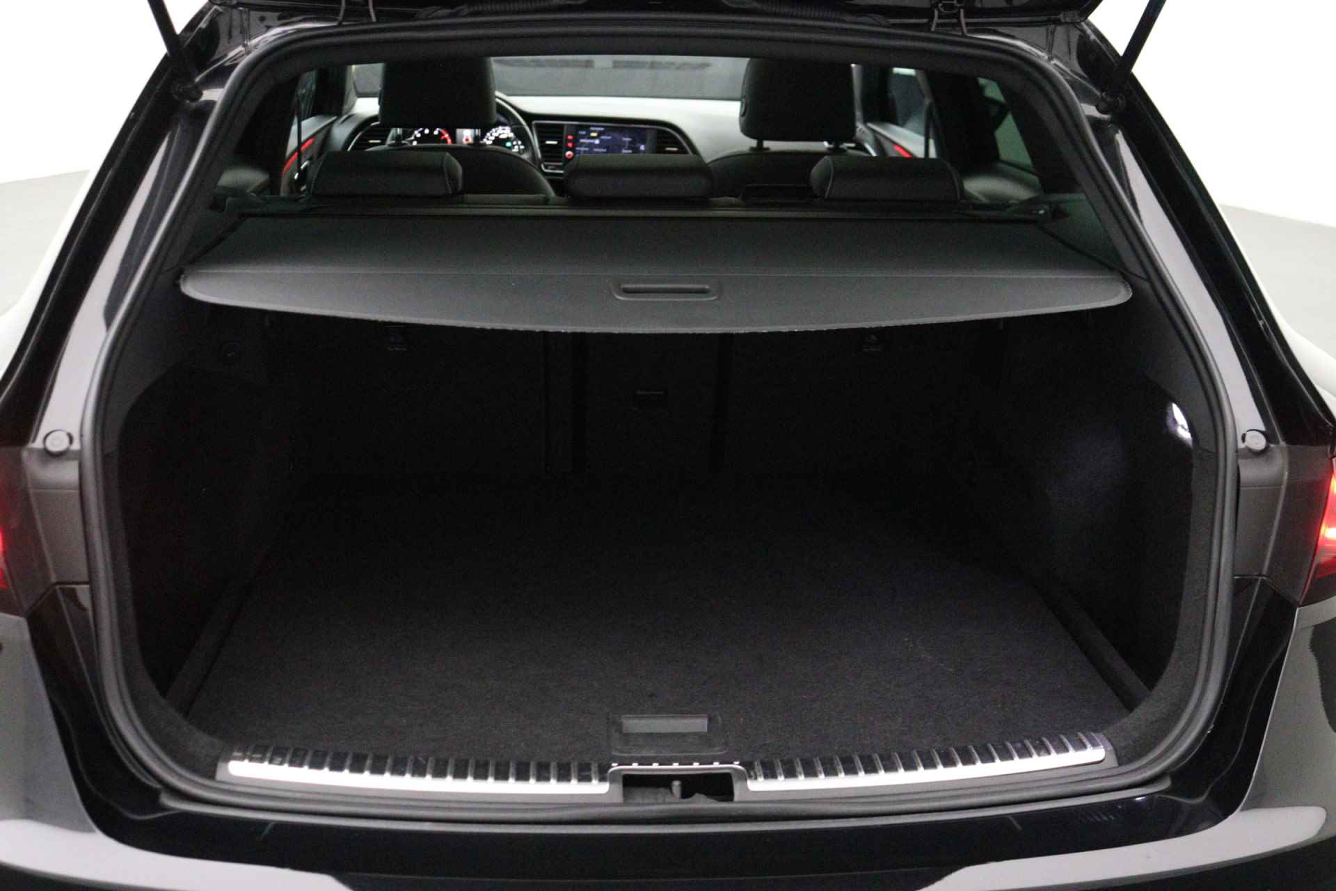 SEAT León ST 2.0 TSI CUPRA 300 | Panoramadak | Camera | Apple carplay | Leder/alcantara | LED - 12/35