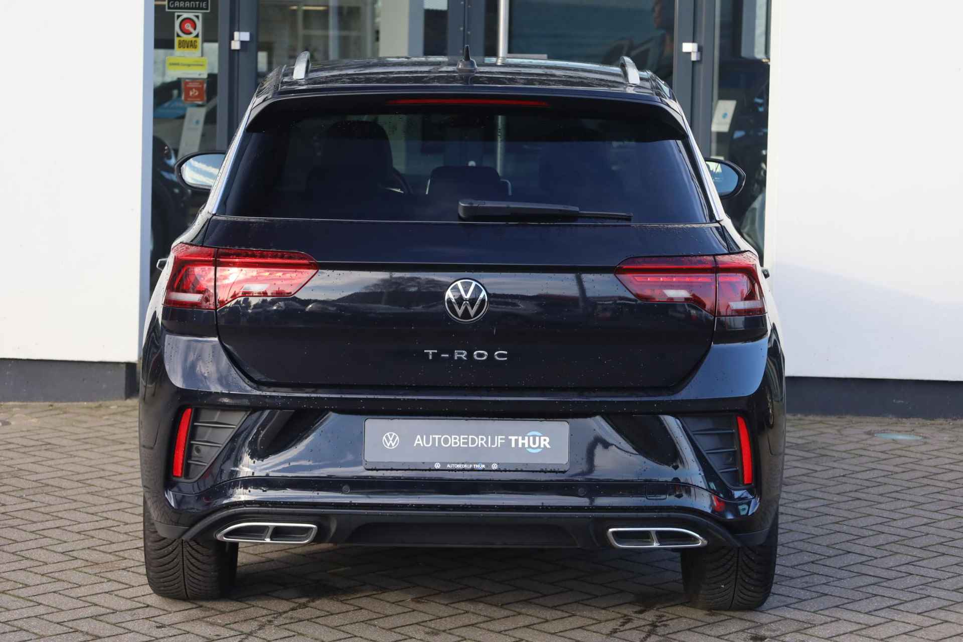 Volkswagen T-Roc 1.5 TSI R-Line 150PK / 110kW DSG, Digital cockpit, R-Line in- en exterieur, achteruitrijcamera, navigatie, spiegel pakket, park assist, light assist, LED plus, adaptieve cruise control (acc), licht & regensensor, climatronic, draadloos Apple Carplay / Android Auto, sport comfort stoelen, ambiente verlichting, 17" 'Valencia' LMV - 7/36