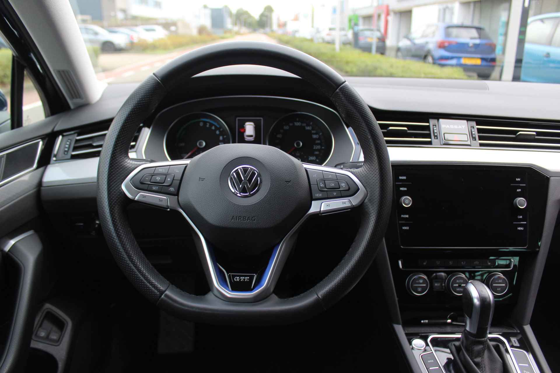 Volkswagen Passat Variant 1.4 TSI PHEV 218pk GTE Business / Navigatie / App-Connect / Elek. Achterklep/ Stoelverwarming Voor & Achter / Camera - 12/36