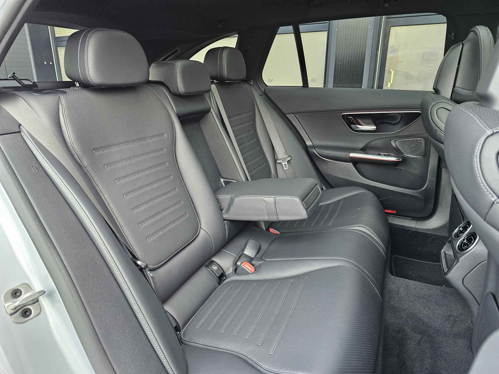 Mercedes-Benz C-Klasse C 180 Estate Premium AMG Line | Panoramadak | Memorypakket | 360° Camera - 11/19