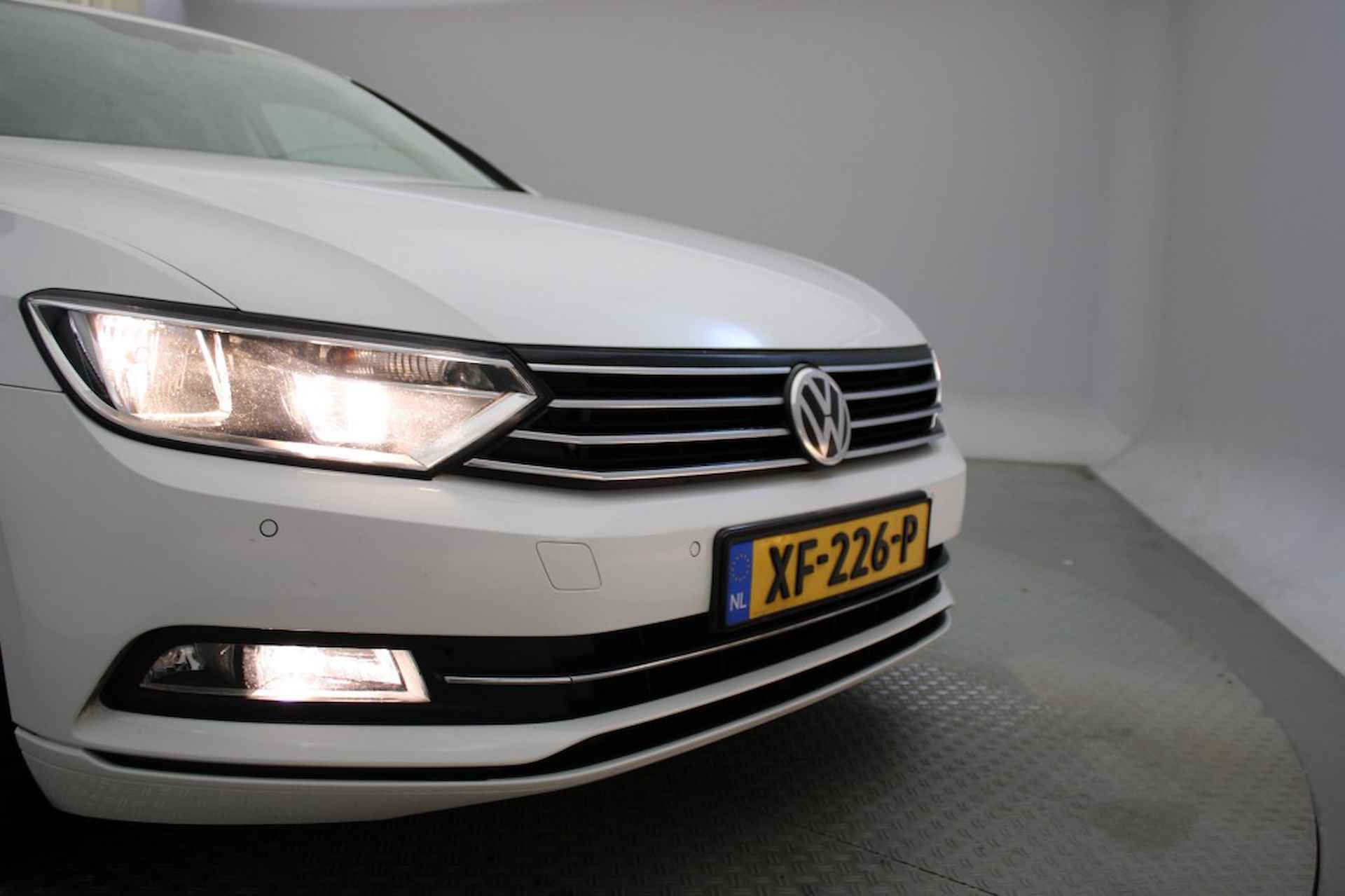 VOLKSWAGEN Passat Variant 2.0 TDI Comfort Business Automaat - Carplay, Stoelverw. - 29/38