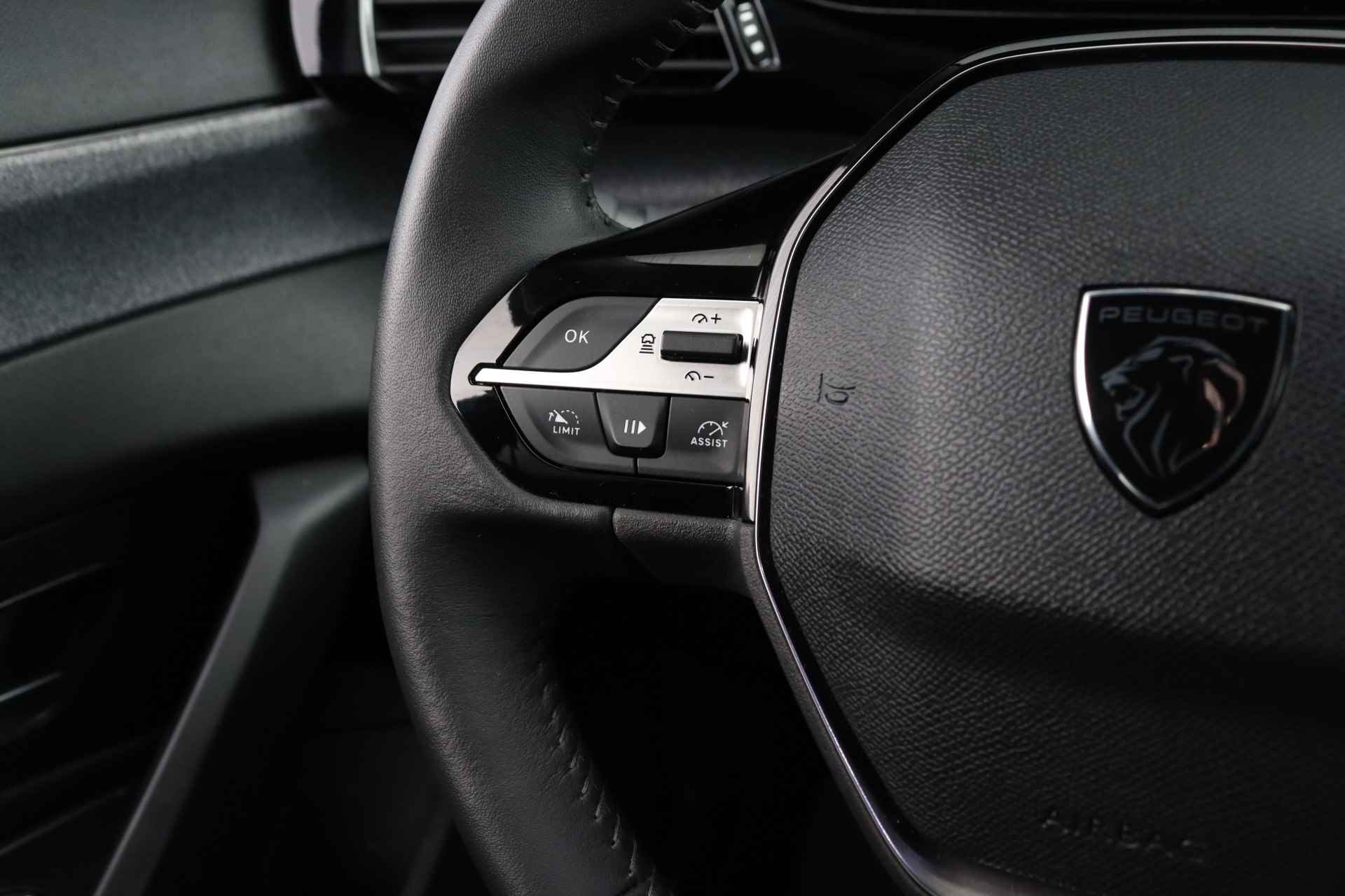 Peugeot 308 Allure Pack Business 1.2 PureTech 130 | Navigatie | Keyless | Climate | Carplay | ACC | PDC | Camera - 26/35