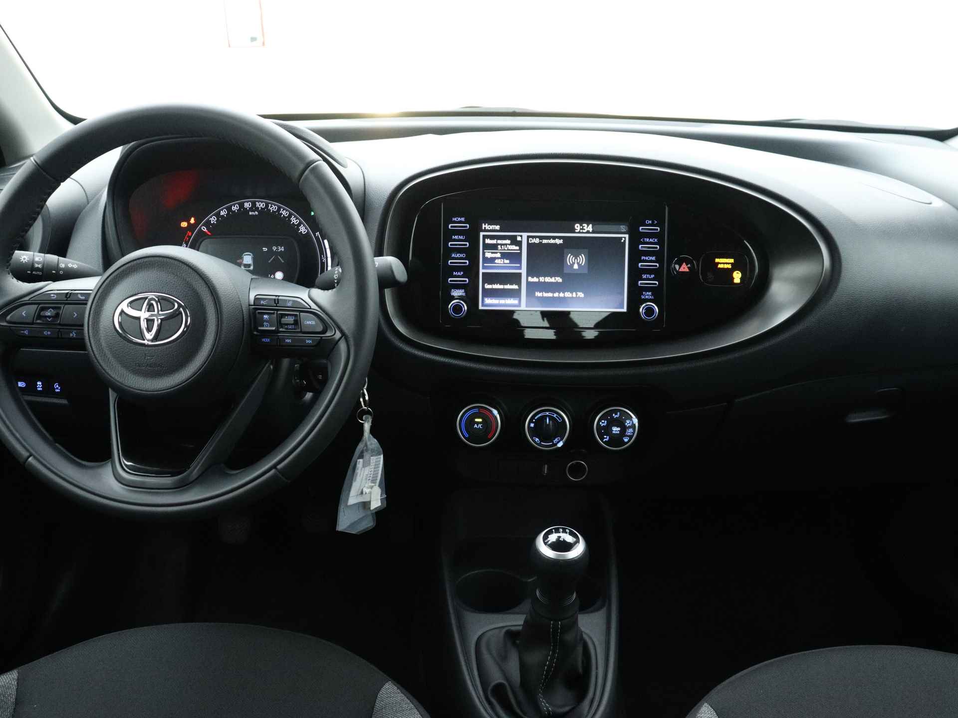 Toyota Aygo X 1.0 VVT-i MT Play | Parkeercamera | Apple Carplay -/ Android Auto | - 6/41