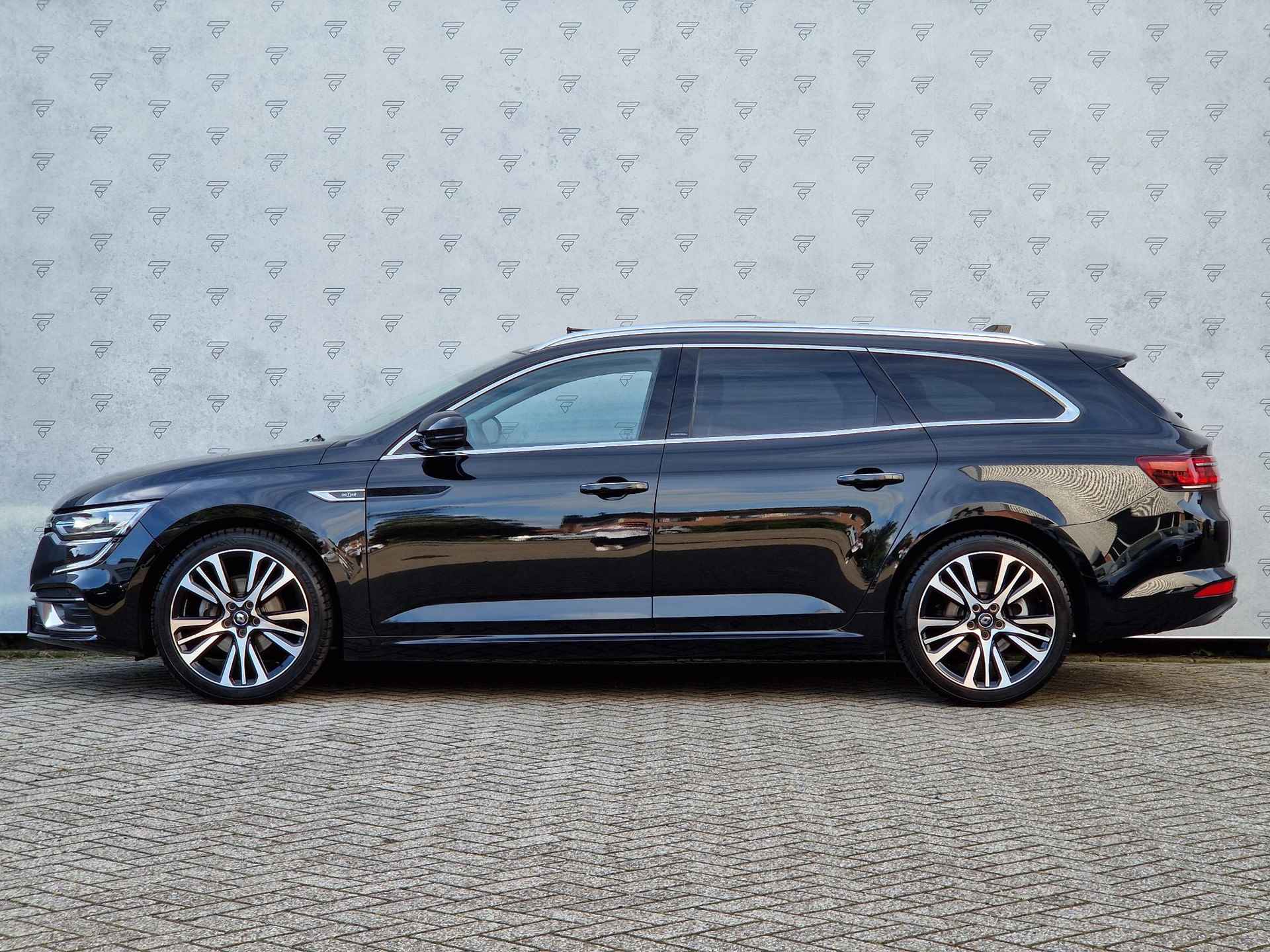 Renault Talisman Estate 1.3 TCe Business Initiale Paris Automaat | 4Control | Panoramdak | Stoelventilatie | BOSE | Leder | Camera |HUD | Navi | BSD | PDC | Cruise | LED | - 2/31