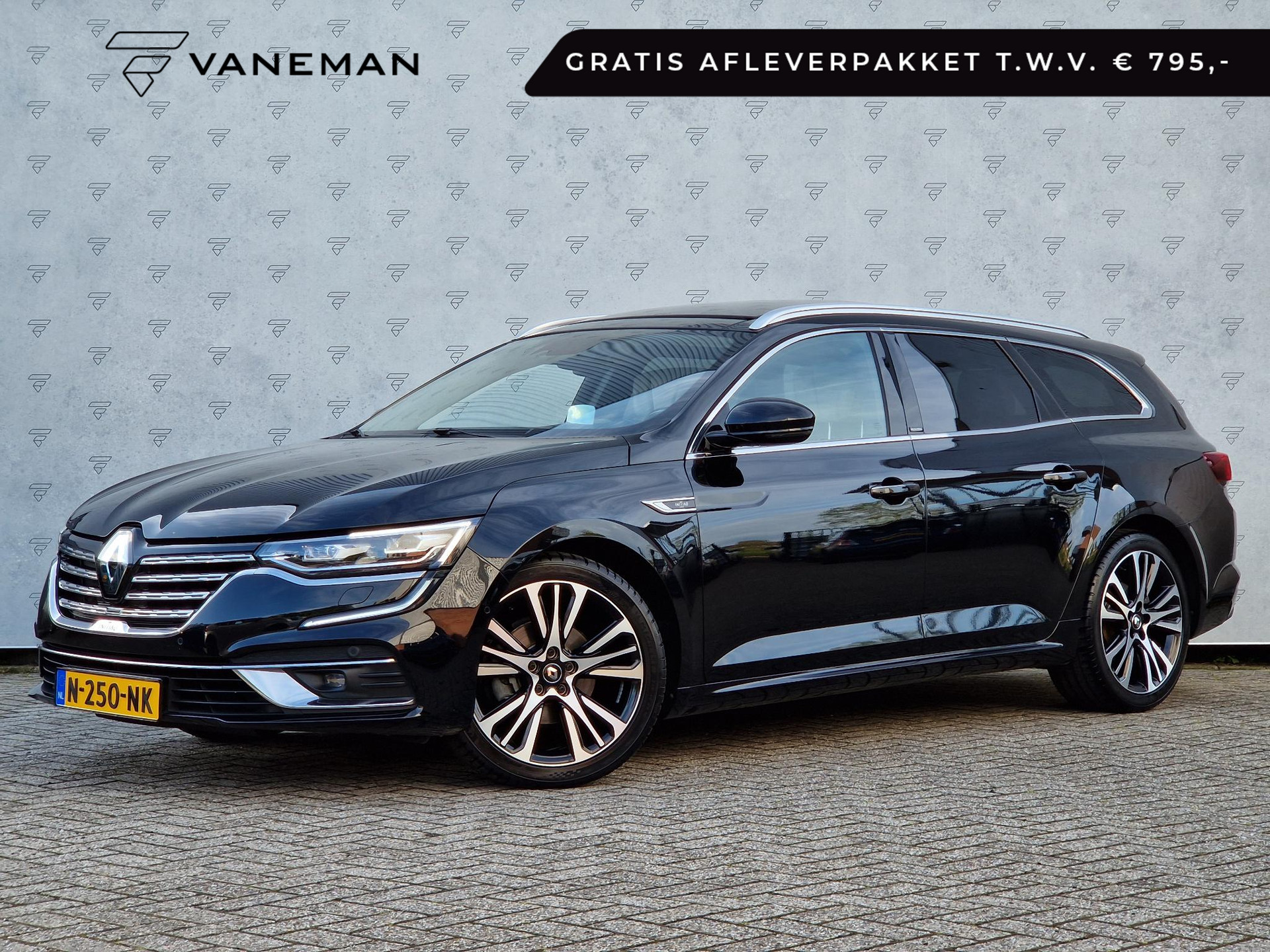 Renault Talisman Estate 1.3 TCe Business Initiale Paris Automaat | 4Control | Panoramdak | Stoelventilatie | BOSE | Leder | Camera |HUD | Navi | BSD | PDC | Cruise | LED |