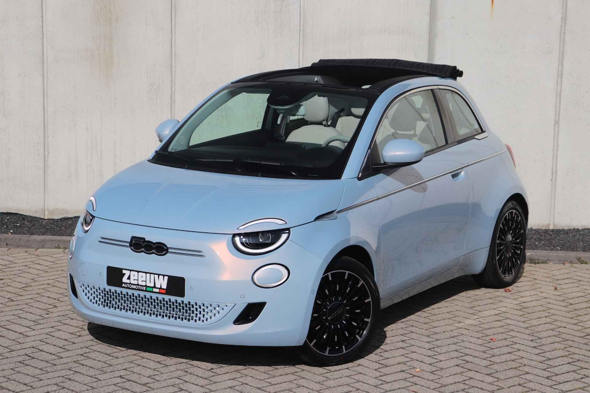 Fiat 500e Cabrio La Prima 42 kWh | Technology | Winter | 17" - 2/40