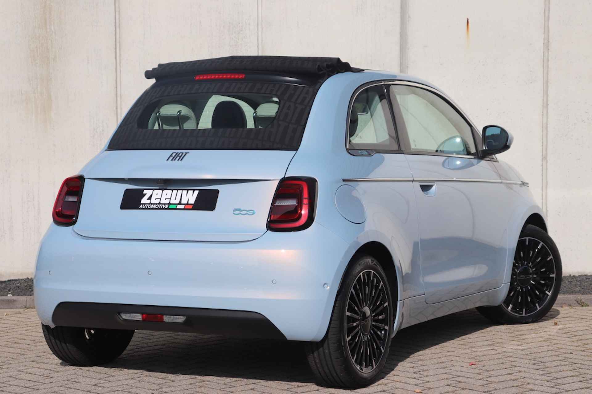 Fiat 500e Cabrio La Prima 42 kWh | Technology | Winter | 17" - 7/40