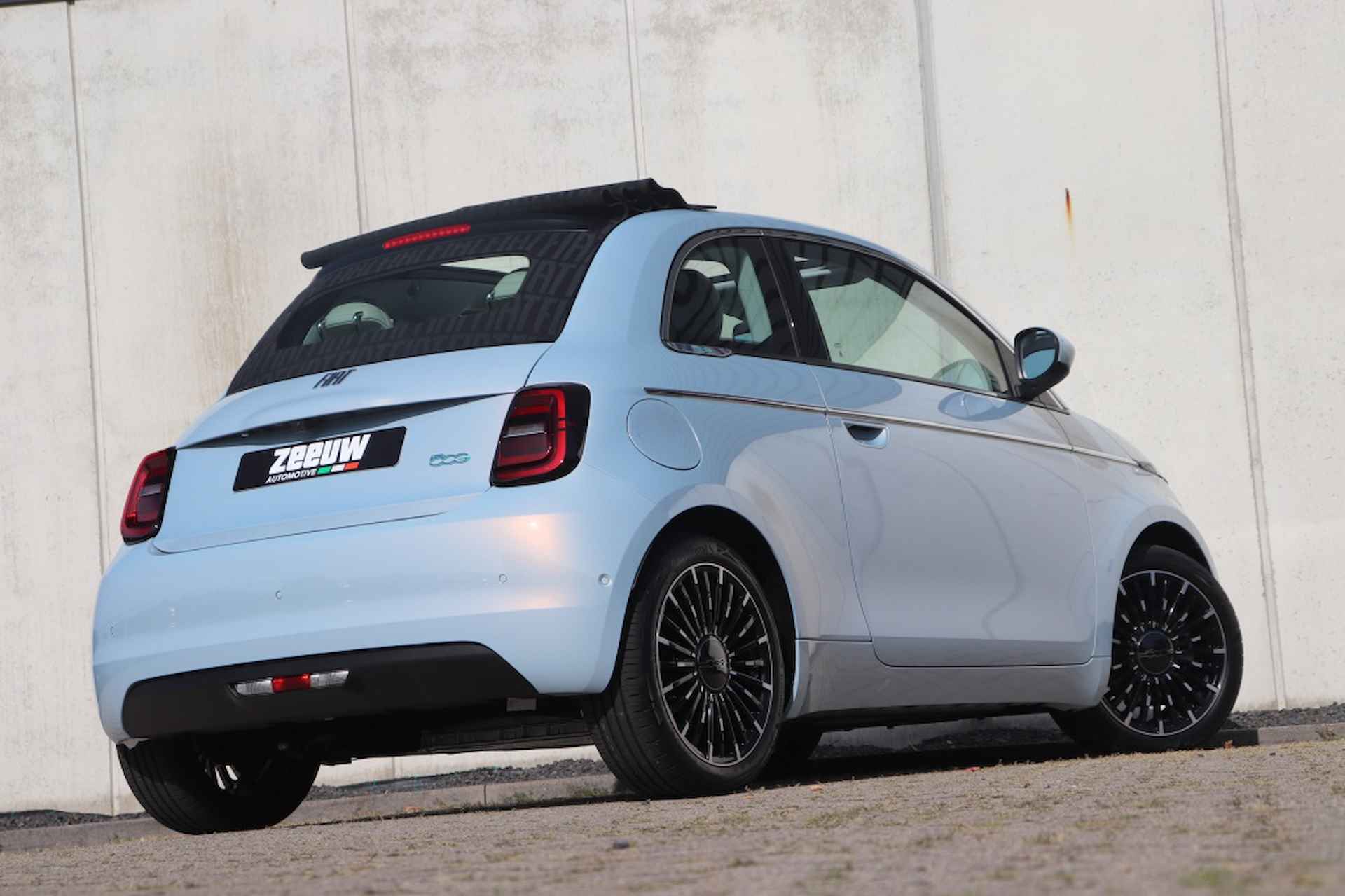 Fiat 500e Cabrio La Prima 42 kWh | Technology | Winter | 17" - 9/40