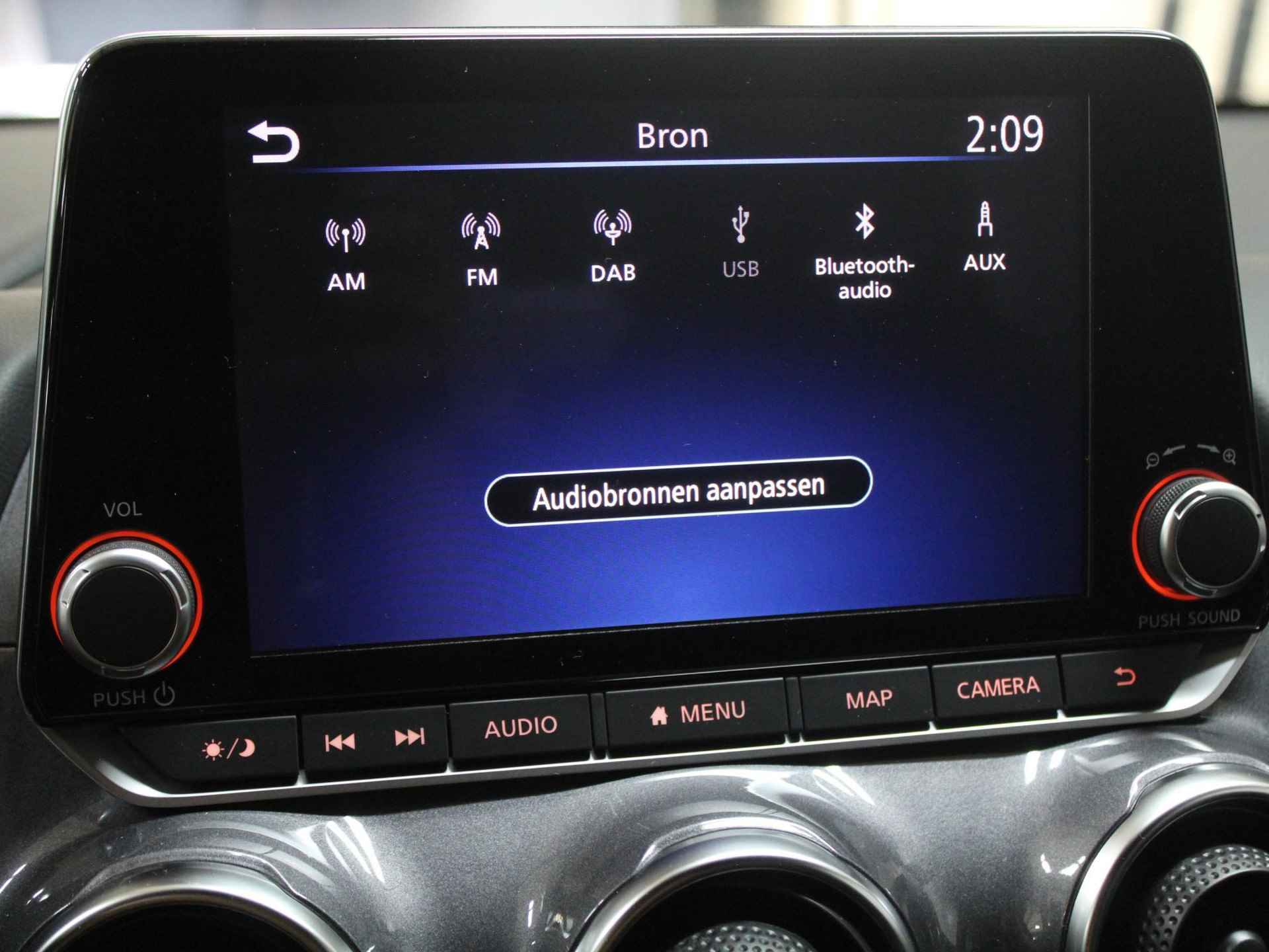 Nissan Juke 1.0 DIG-T N-Design / Navigatie / 19" LM velgen / Apple Carplay & Android Auto / Climate control / Camera / Bluetooth / Keyless / Cruise / - 17/50