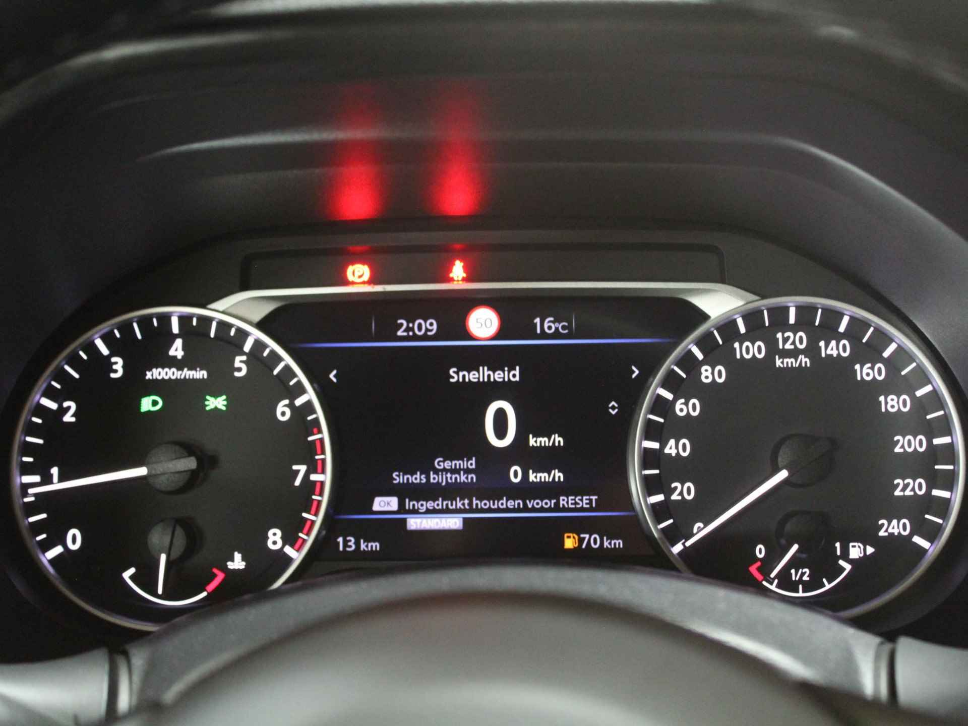 Nissan Juke 1.0 DIG-T N-Design / Navigatie / 19" LM velgen / Apple Carplay & Android Auto / Climate control / Camera / Bluetooth / Keyless / Cruise / - 27/50