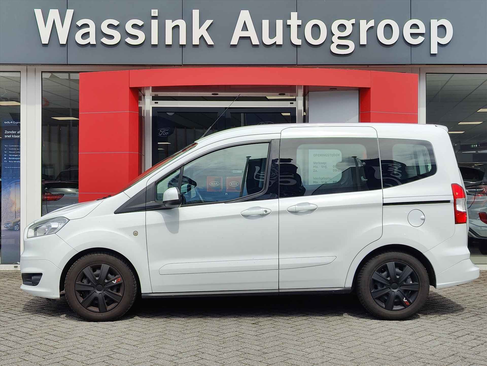 Ford Tourneo Courier 1.0 Ecoboost 100pk |  5 Persoons | Airconditioning | Radio met Bluetooth | Stoelverwarming | slechts 38.000KM | - 3/32