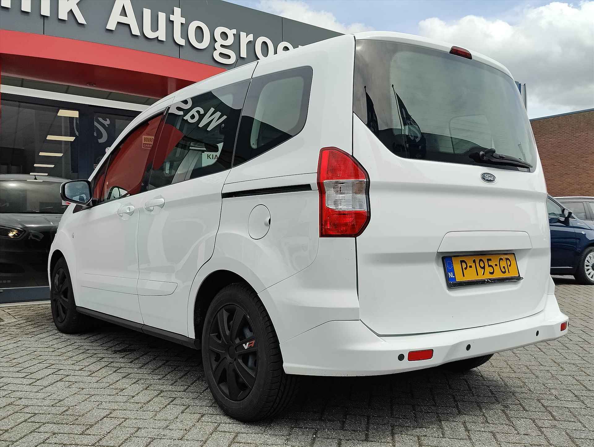 Ford Tourneo Courier 1.0 Ecoboost 100pk |  5 Persoons | Airconditioning | Radio met Bluetooth | Stoelverwarming | slechts 38.000KM | - 5/32