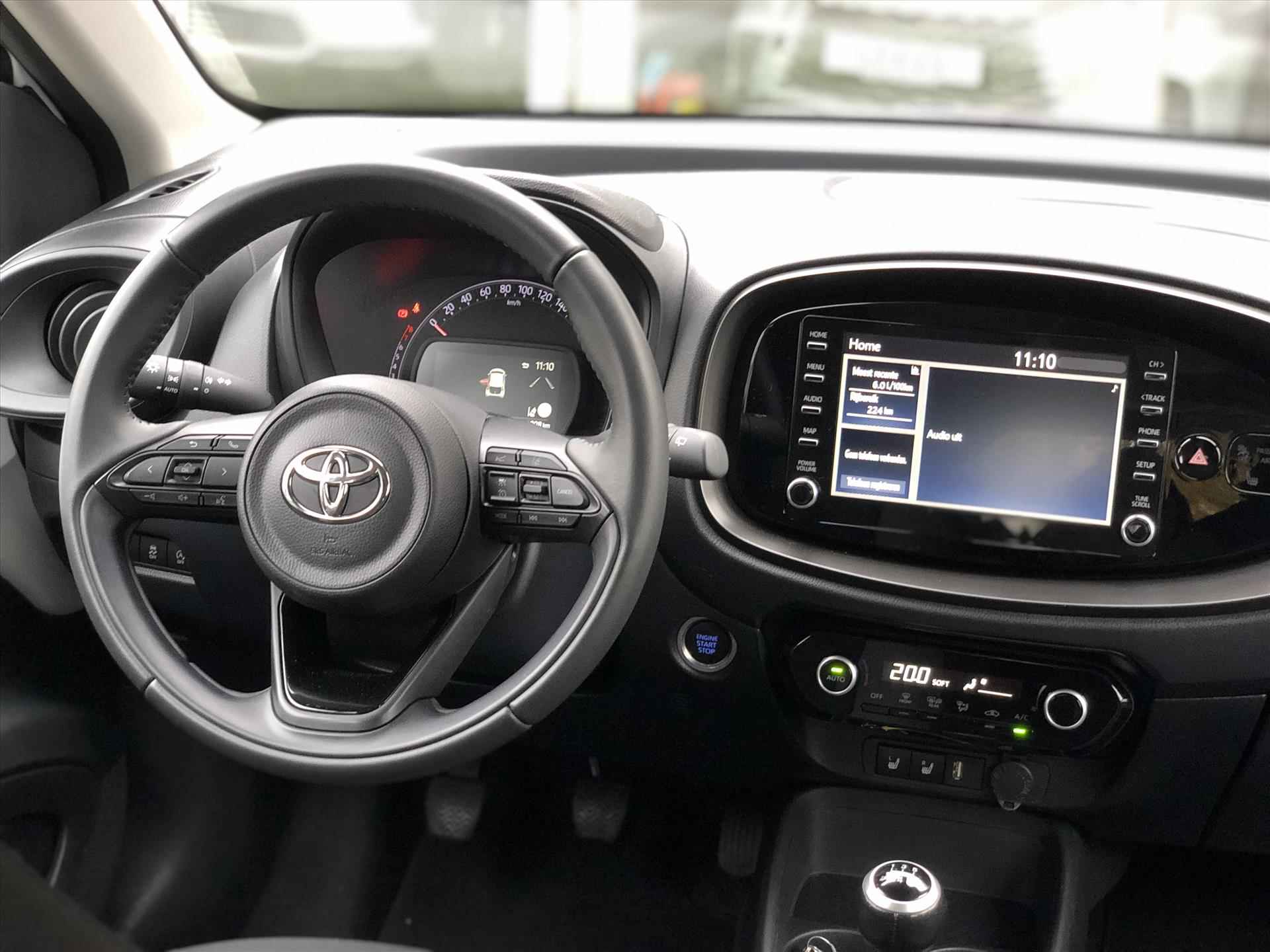 Toyota Aygo X 1.0 VVT-i Play Plus | Apple CarPlay/Android auto, Parkeercamera, Climate control, Stoelverwarming, Keyless - 16/35