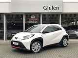 Toyota Aygo X 1.0 VVT-i Play Plus | Apple CarPlay/Android auto, Parkeercamera, Climate control, Stoelverwarming, Keyless