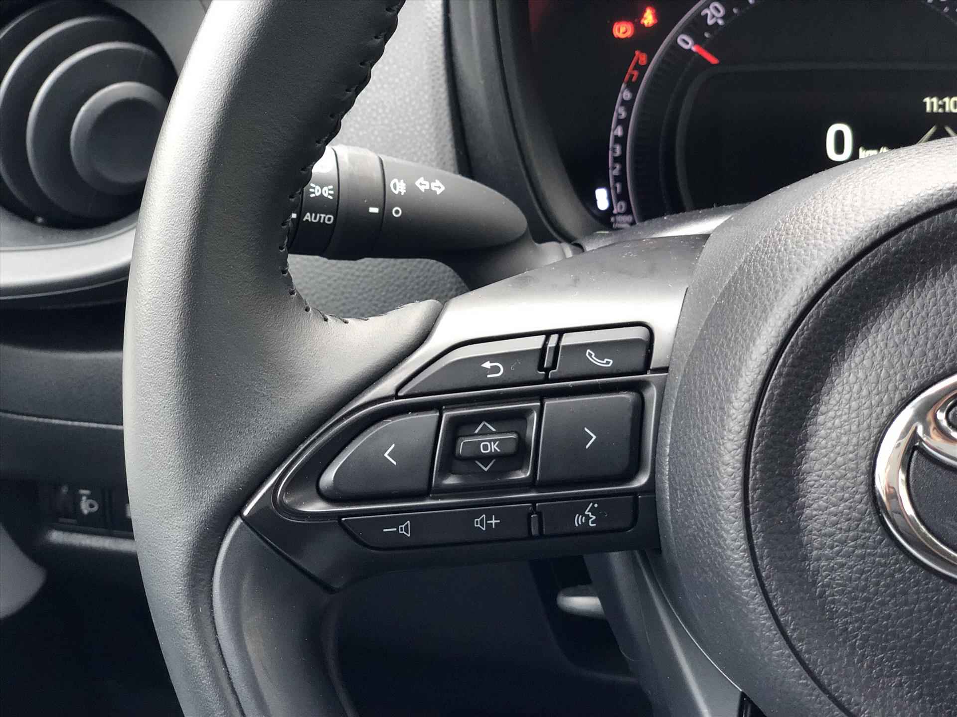 Toyota Aygo X 1.0 VVT-i Play Plus | Apple CarPlay/Android auto, Parkeercamera, Climate control, Stoelverwarming, Keyless - 19/35