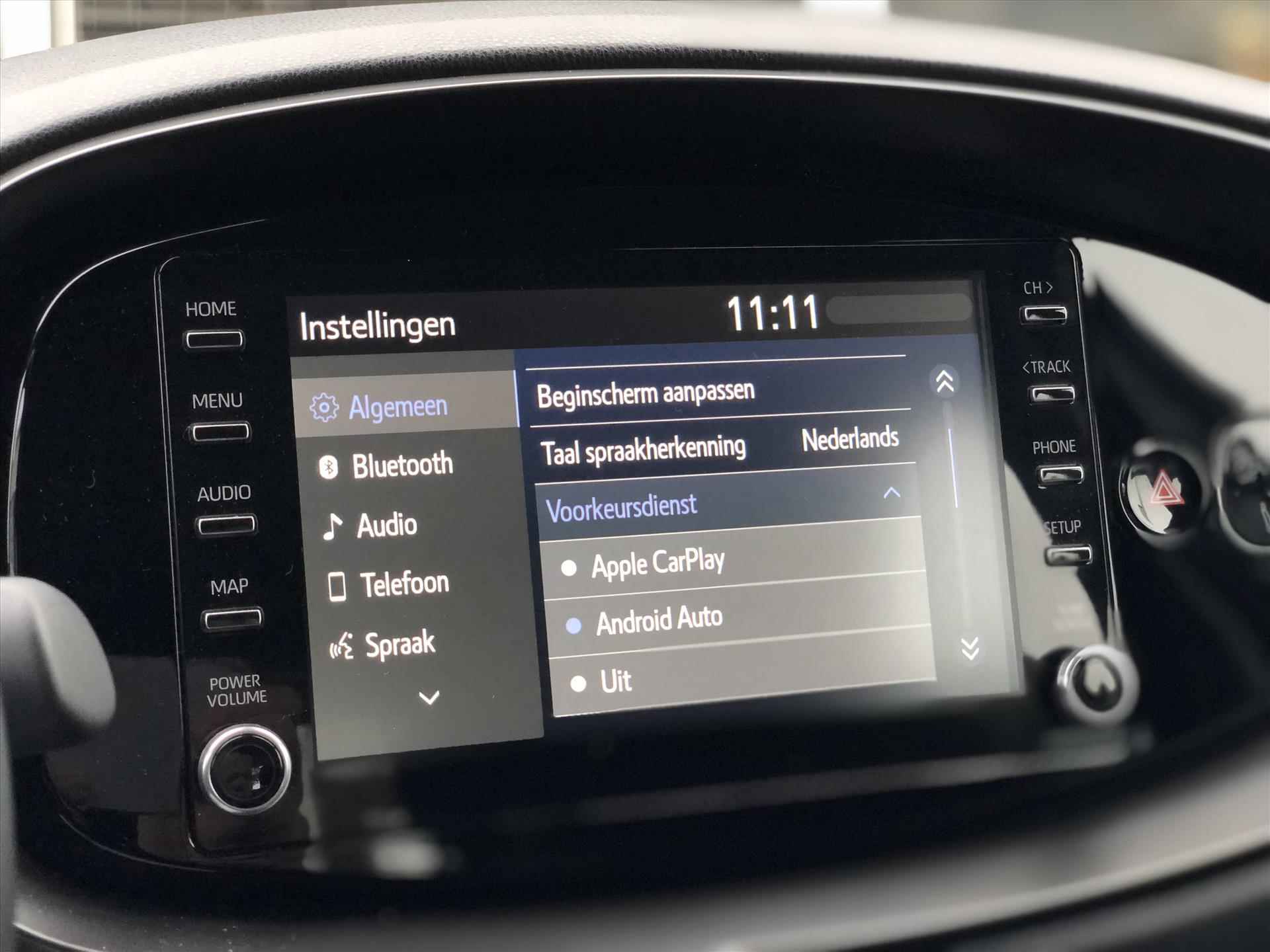 Toyota Aygo X 1.0 VVT-i Play Plus | Apple CarPlay/Android auto, Parkeercamera, Climate control, Stoelverwarming, Keyless - 25/35