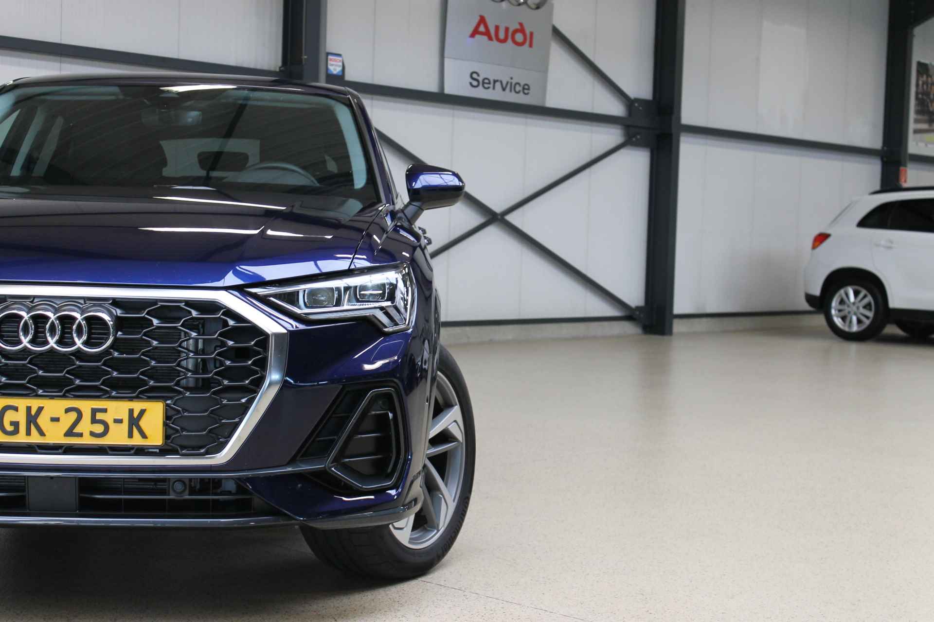 Audi Q3 Sportback 45 TFSIe 245pk S Edition | Fabrieksgarantie | Let op: dit voertuig word door ons zelf gereden, belt u daarom a.u.b. voor een afspraak zodat de auto zeker aanwezig is | 100% (Dealer) onderhouden label | ALL-IN RIJKLAARPIJRS - 4/55