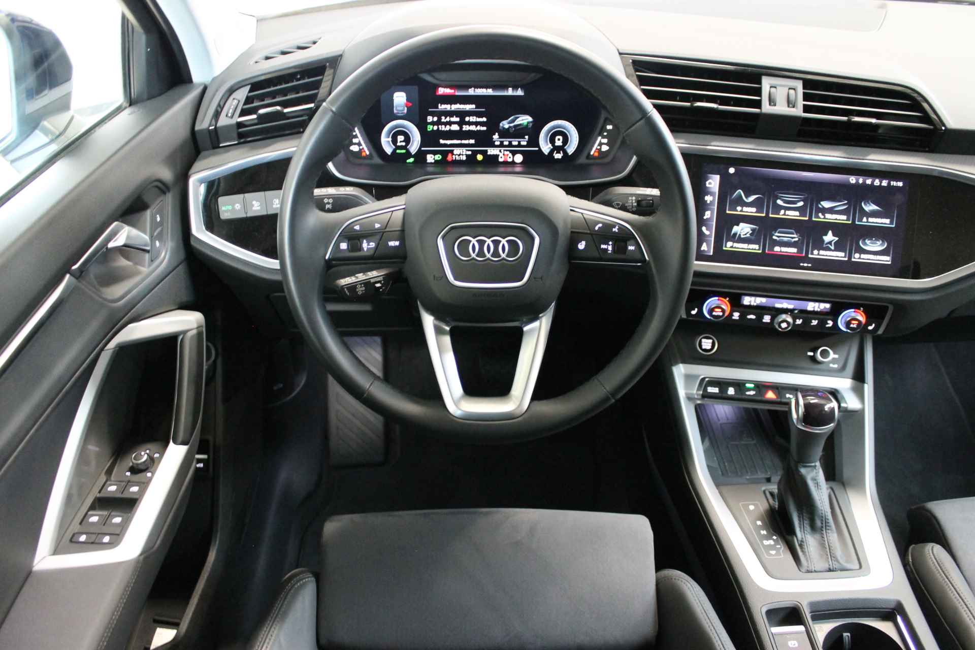 Audi Q3 Sportback 45 TFSIe 245pk S Edition | Fabrieksgarantie | Let op: dit voertuig word door ons zelf gereden, belt u daarom a.u.b. voor een afspraak zodat de auto zeker aanwezig is | 100% (Dealer) onderhouden label | ALL-IN RIJKLAARPIJRS - 21/55