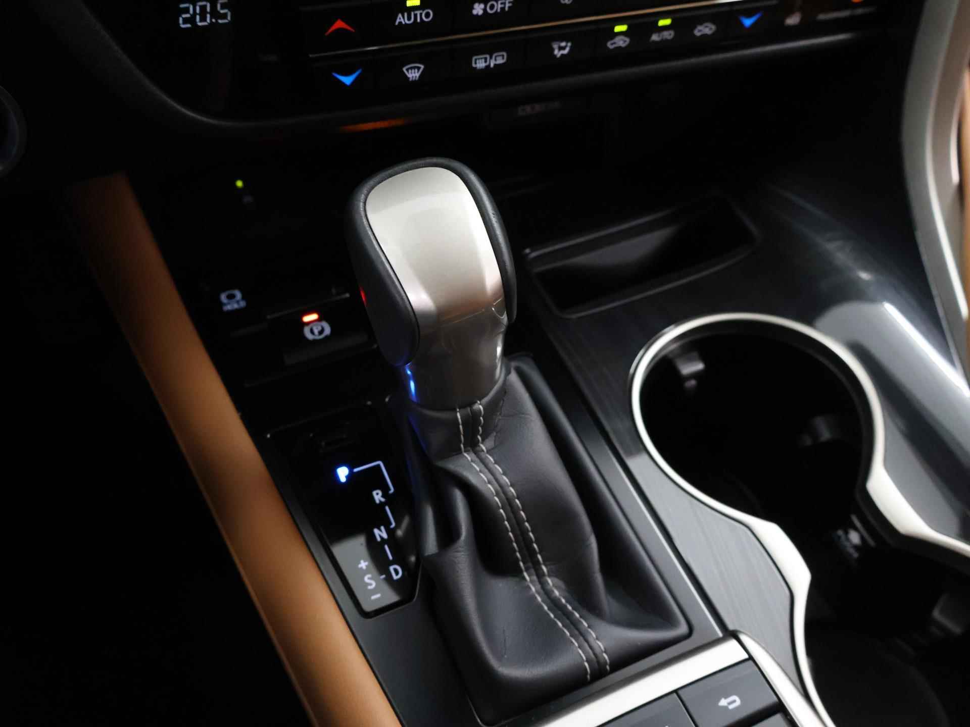 Lexus RX 450h AWD Executive Line | Trekhaak | Leder met Memory | Dodehoekdetectie | Stoelverwarming | Keyless Go | Navigatie | - 27/49