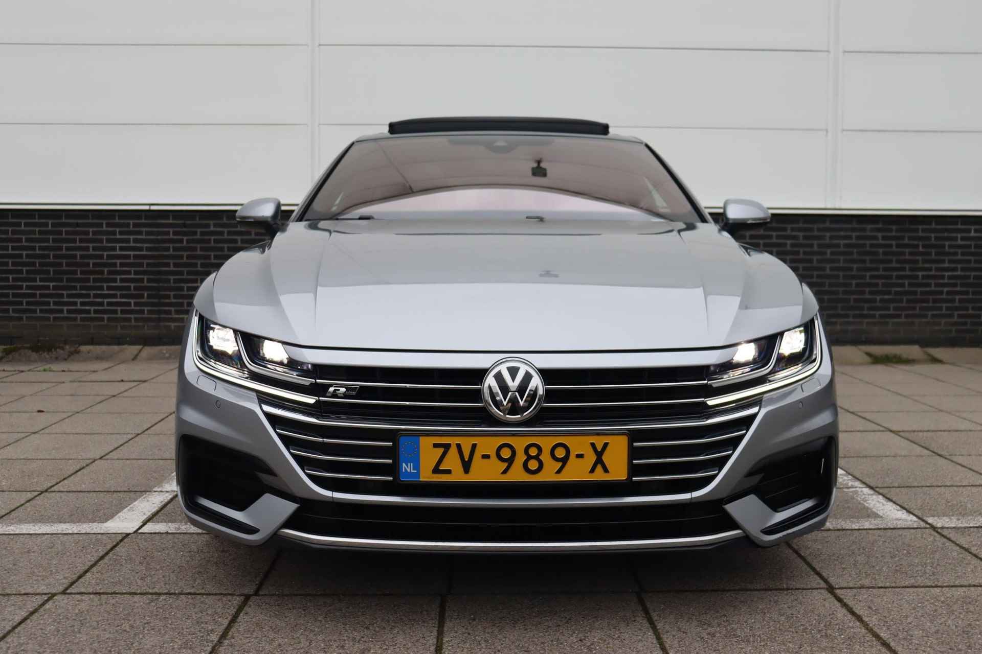 Volkswagen Arteon 1.5 TSI Business R *Automaat * Panoramadak * Stoelverwarming Leder/Alcantara - 2/44