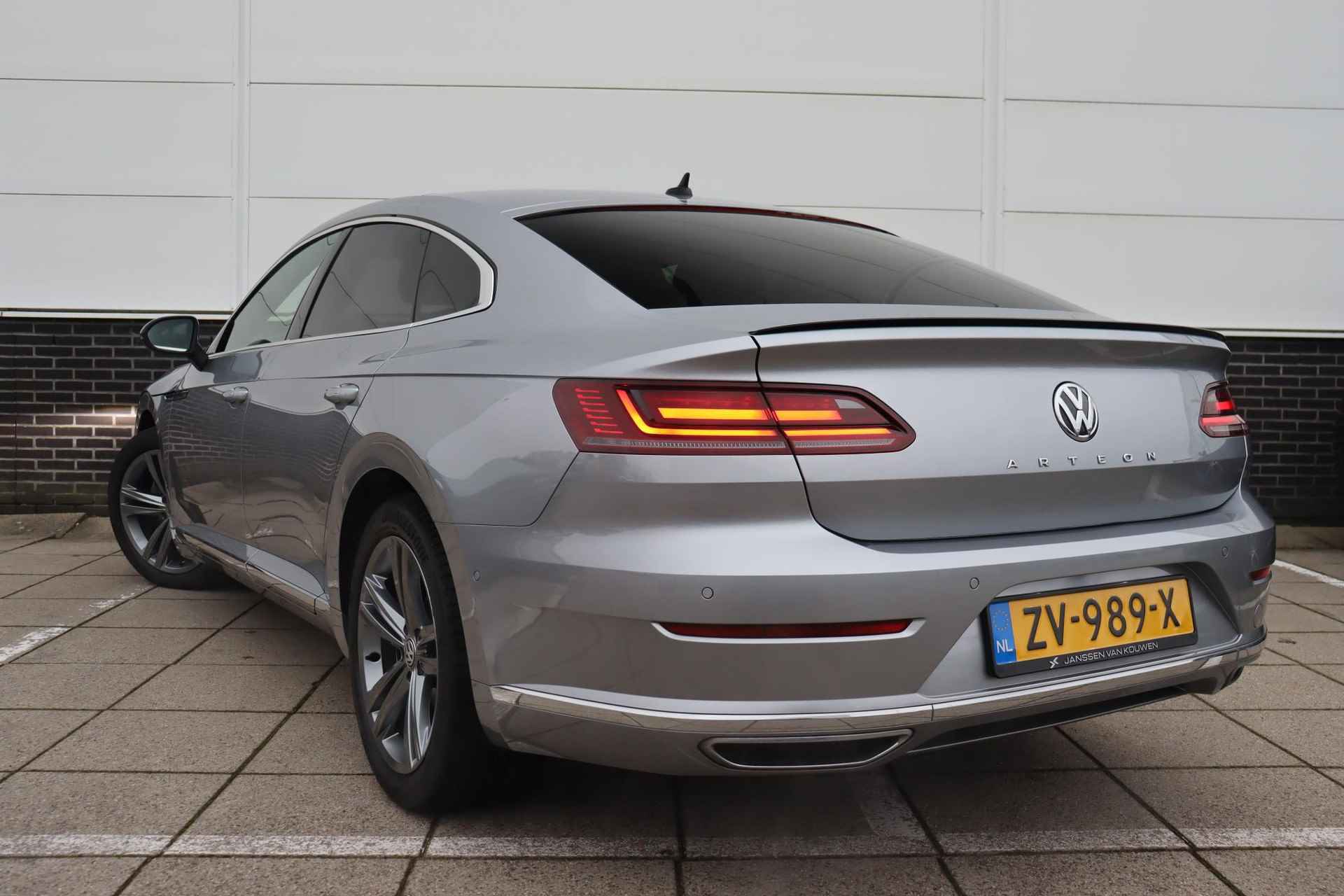 Volkswagen Arteon 1.5 TSI Business R *Automaat * Panoramadak * Stoelverwarming Leder/Alcantara - 6/44