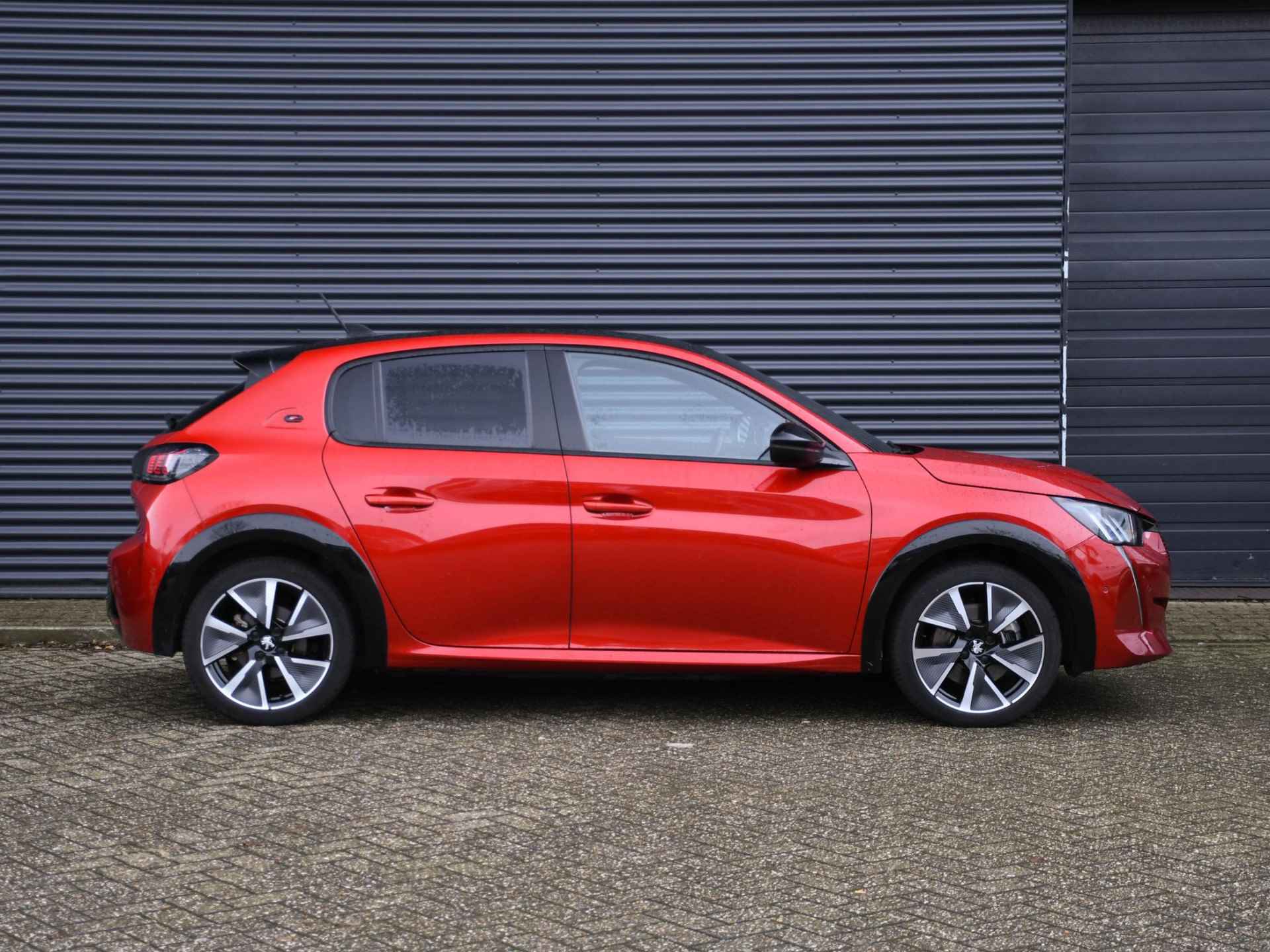 Peugeot e-208 EV GT Pack 50 kWh 136pk Automaat 17''LM | ADAPT. CRUISE | STOELVERW. VOOR | DAB | NAVI | PDC + CAM. | DODE HOEK - 3/35