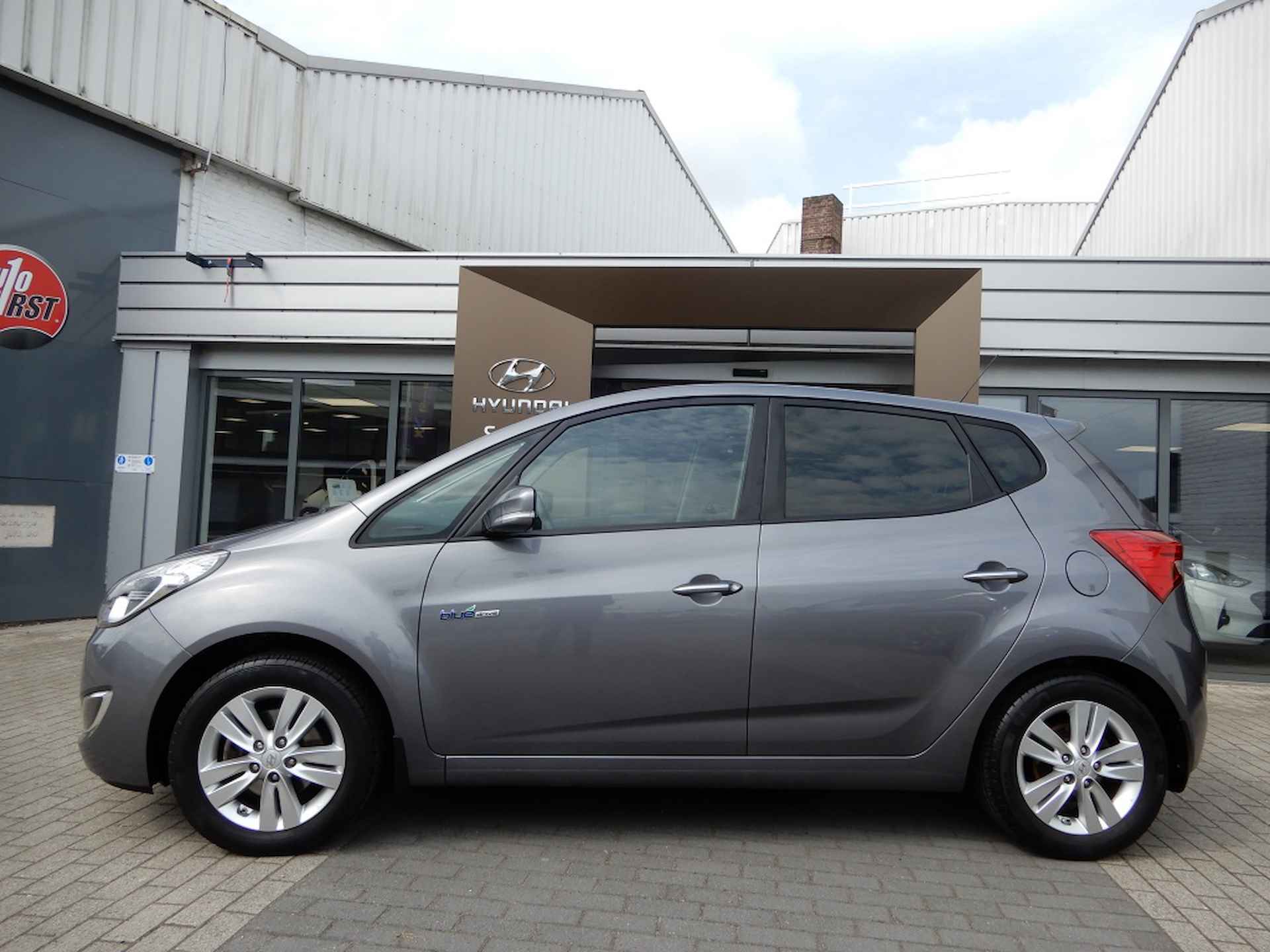 Hyundai ix20 1.4i Go! | Navigatie | Trekhaak | dealer onderhouden | Rijklaar - 2/24