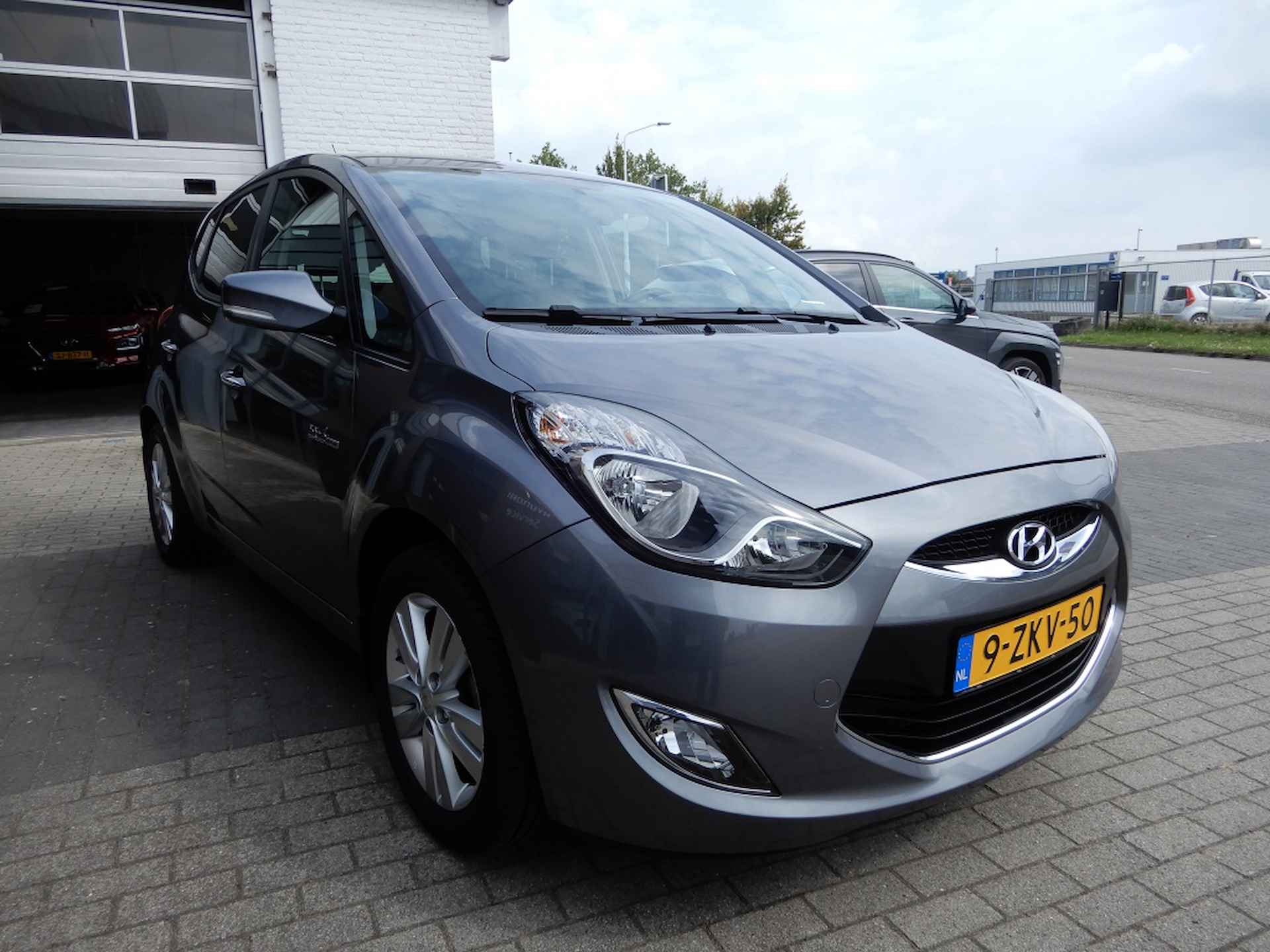 Hyundai ix20 1.4i Go! | Navigatie | Trekhaak | dealer onderhouden | Rijklaar - 6/24