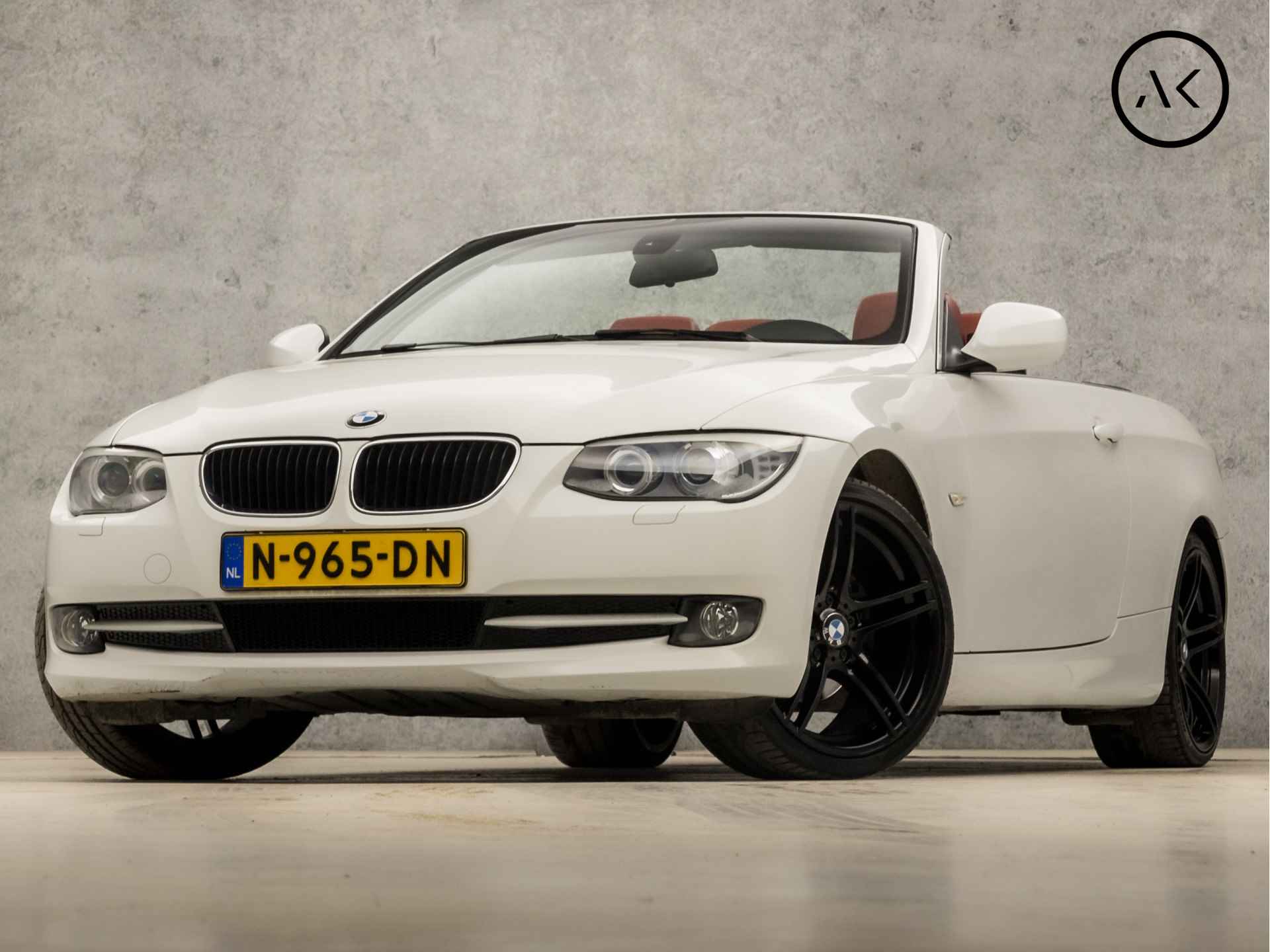 BMW 3 Serie 320i 2.0 Sportline 164Pk Automaat (NAVIGATIE, CLIMATE, LEDER, STOELVERWARMING, MEMORY SEATS, PARKEERSENSOREN, XENON, CRUISE, BLUETOOTH, NIEUWE APK, NIEUWSTAAT)