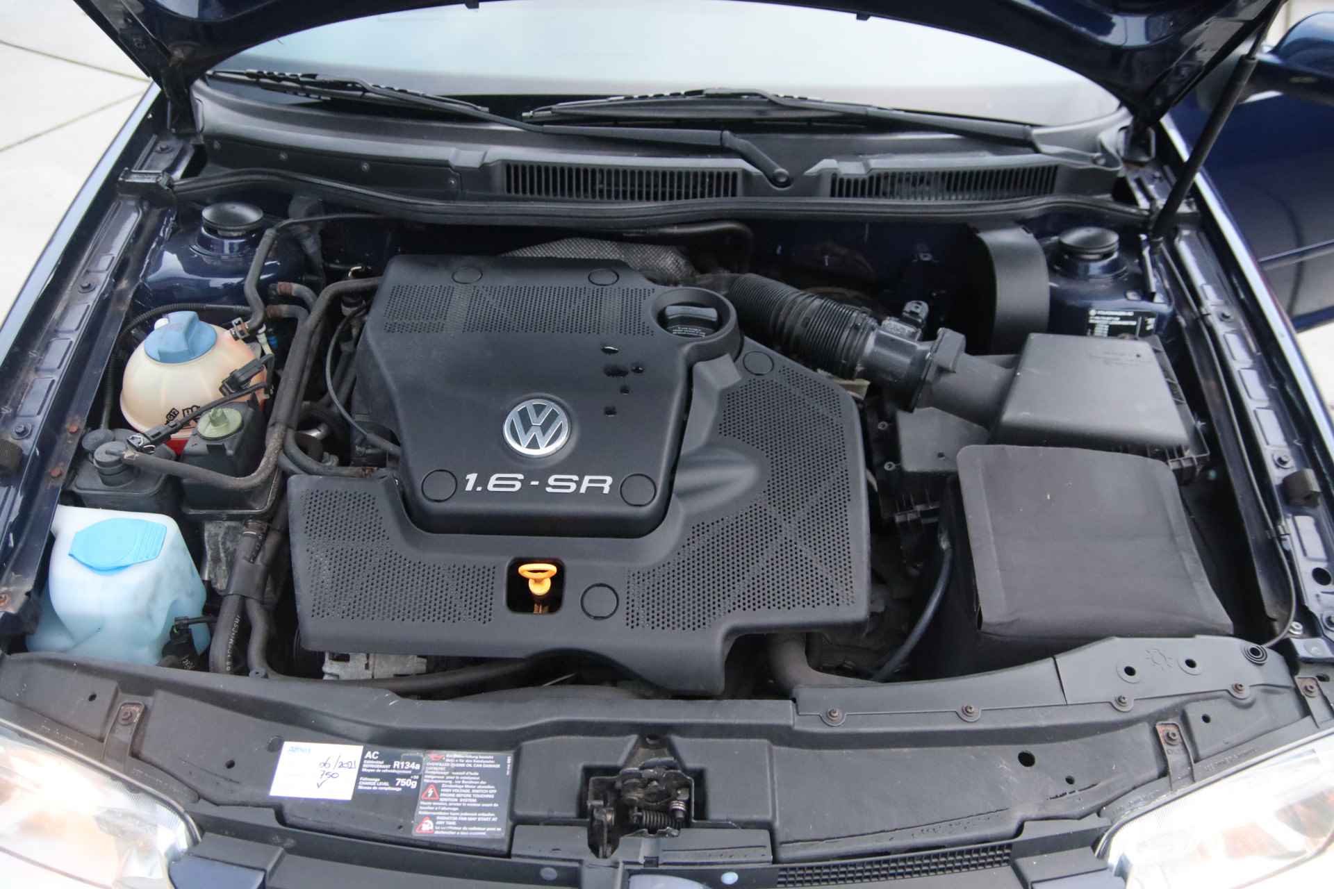 Volkswagen Bora 1.6 Highline NAP-dealer onderhouden! Clima, elek pakket, NL auto, UNIEK! Lente aanbieding! - 22/31