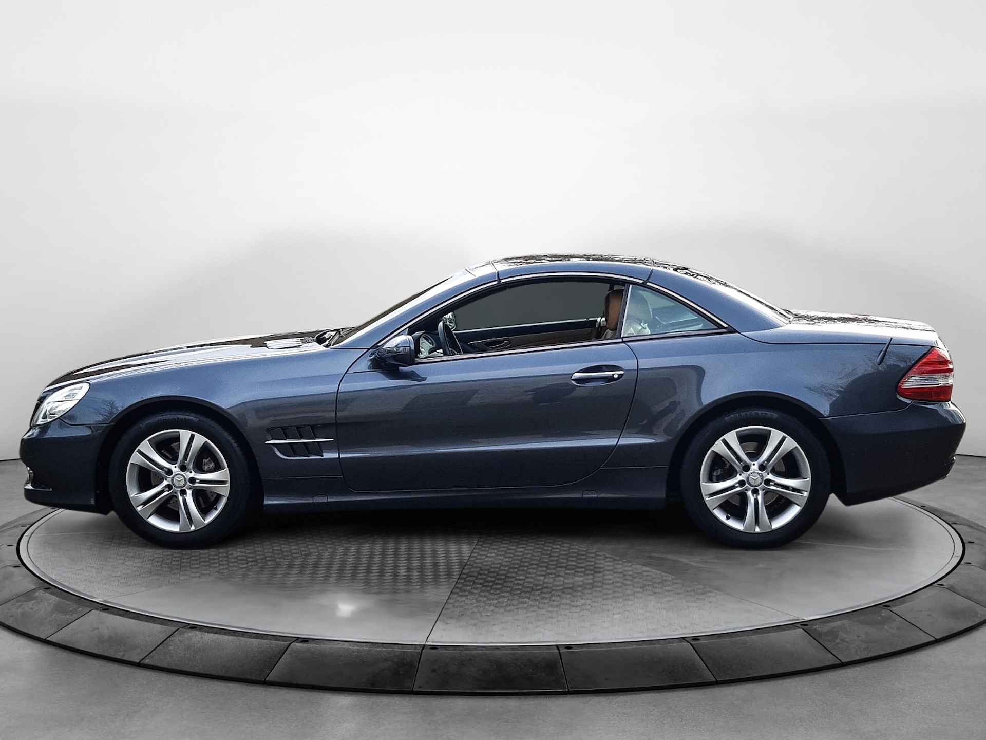 Mercedes-Benz SL-Klasse 350 (316 PK) 1e-Eig, Keurig-Onderh, NL-Auto, Young-Timer, Leer, Elek.-Klep, Navigatie, Cruisecontrol, Parkeersensoren-V+A, Bluetooth, Airco, Stoelverwarming, Gevent.-Voorstoelen, Licht-Zicht-Pakket, Lm-Velgen-17Inch, Privacy-Glas - 36/44