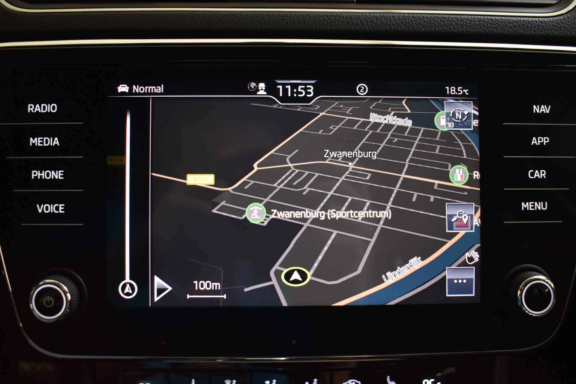 Škoda Superb Combi iV 218PK DSG HYBRID BUSINESS NAVI/PDC/CARPLAY - 31/38