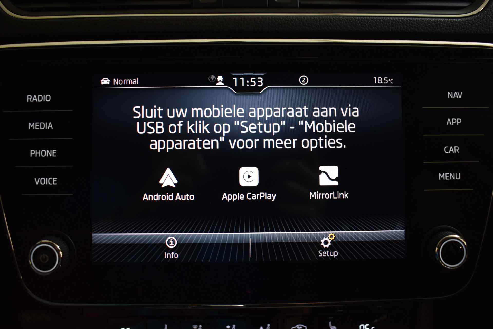 Škoda Superb Combi iV 218PK DSG HYBRID BUSINESS NAVI/PDC/CARPLAY - 32/38