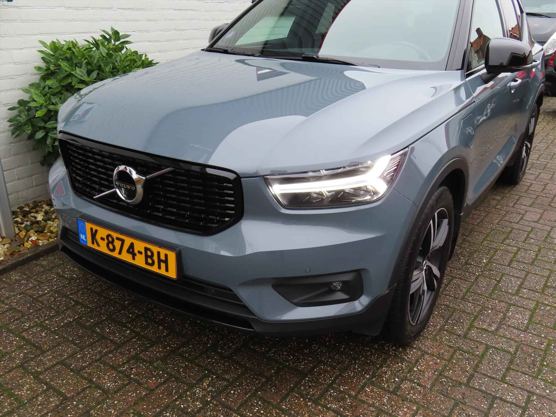 VOLVO Xc40 T5 Twin Engine 262pk Geartronic R-Design/ Trekhaak/ Adaptieve cruise/ Navi /Harman & Kardon sound/ DAB/ Apple Carplay/ 1 Eigenaar/ Origineel NL/ NAP - 43/52