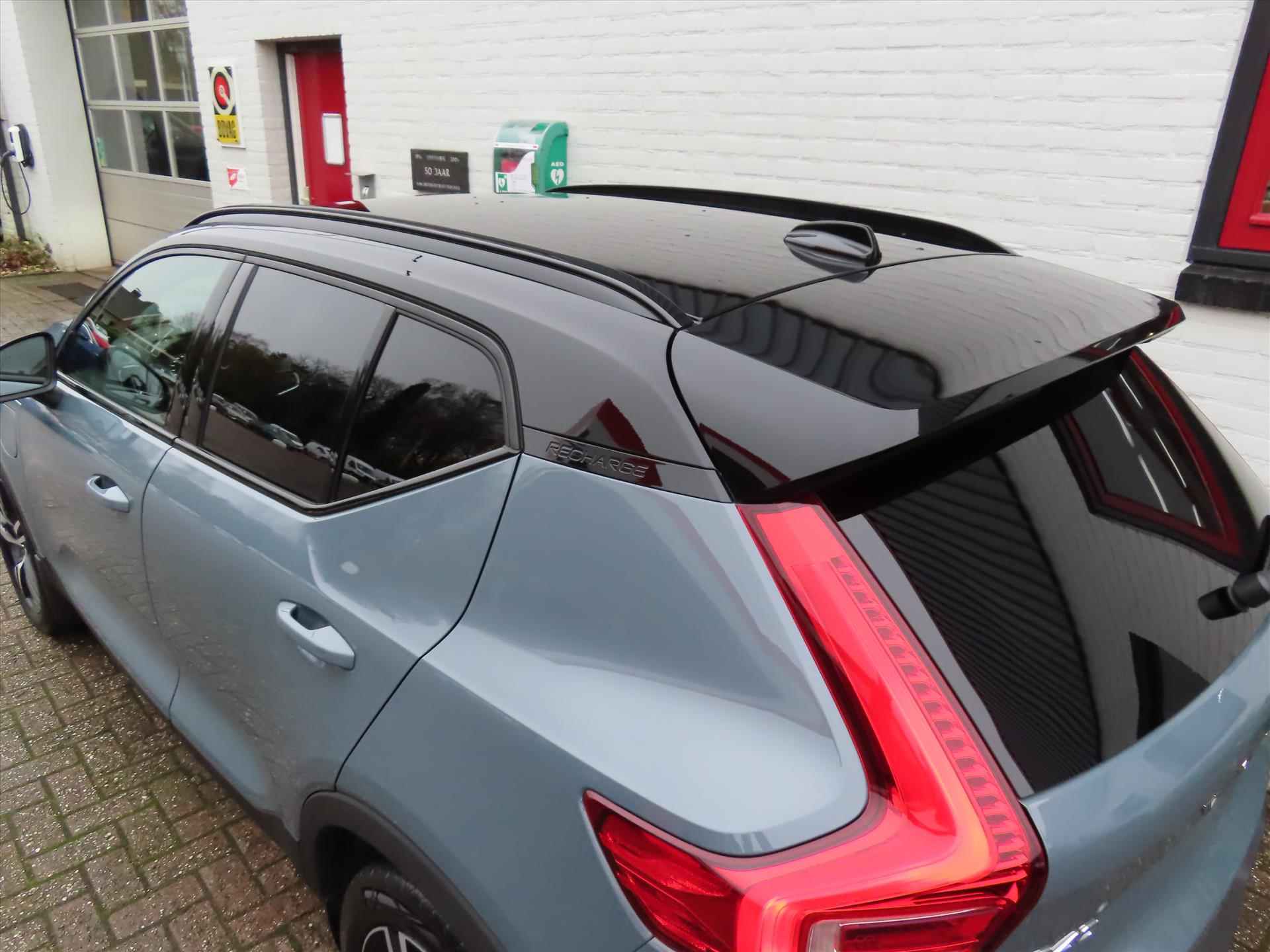 VOLVO Xc40 T5 Twin Engine 262pk Geartronic R-Design/ Trekhaak/ Adaptieve cruise/ Navi /Harman & Kardon sound/ DAB/ Apple Carplay/ 1 Eigenaar/ Origineel NL/ NAP - 48/52