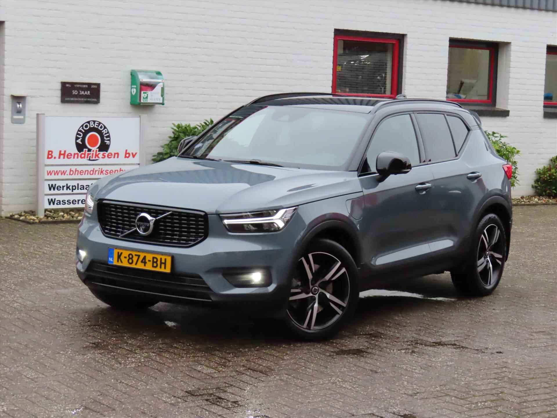 VOLVO Xc40 T5 Twin Engine 262pk Geartronic R-Design/ Trekhaak/ Adaptieve cruise/ Navi /Harman & Kardon sound/ DAB/ Apple Carplay/ 1 Eigenaar/ Origineel NL/ NAP - 50/52