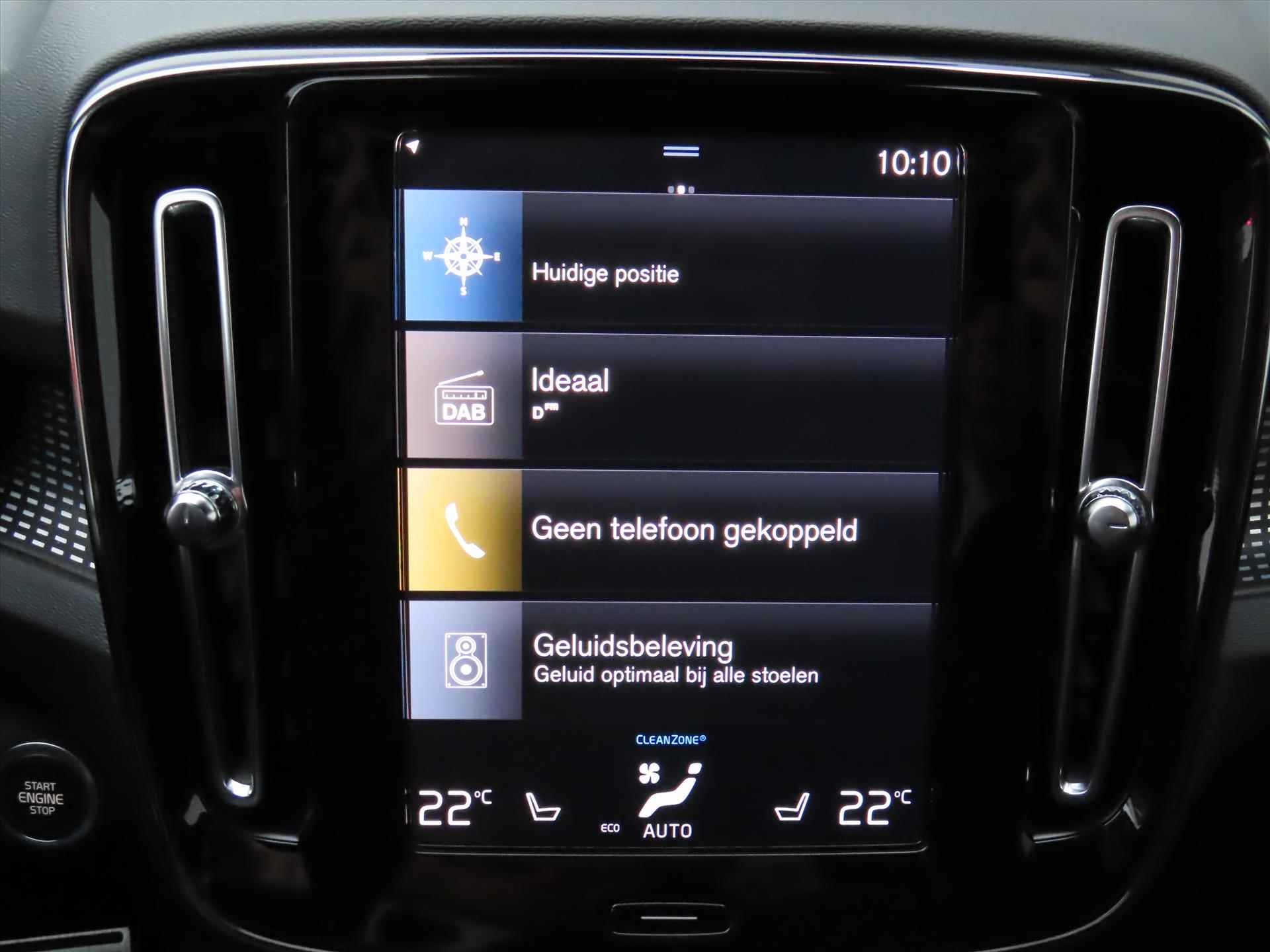 VOLVO Xc40 T5 Twin Engine 262pk Geartronic R-Design/ Trekhaak/ Adaptieve cruise/ Navi /Harman & Kardon sound/ DAB/ Apple Carplay/ 1 Eigenaar/ Origineel NL/ NAP - 26/52