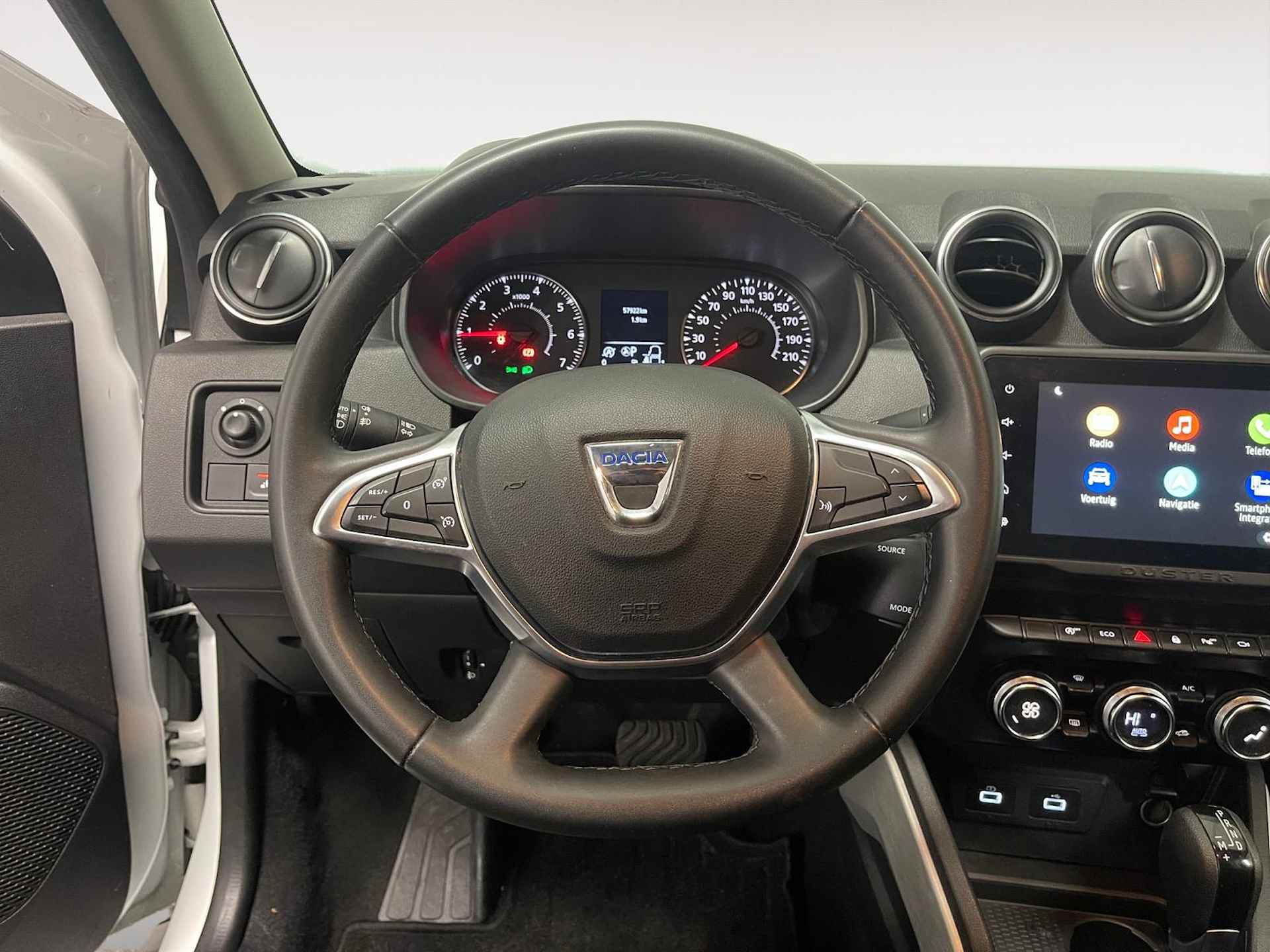 Dacia Duster 1.3 TCe Prestige AUTOMAAT NAVI AIRCO CAMERA PARKEERSENSOREN CRUISE CONTROLE TREKHAAK APPLE CARPLAY ANDROID AUTO LEER STOELVERWARMING ZEER MOOIE AUTO DIKKE UITVOERING - 11/17