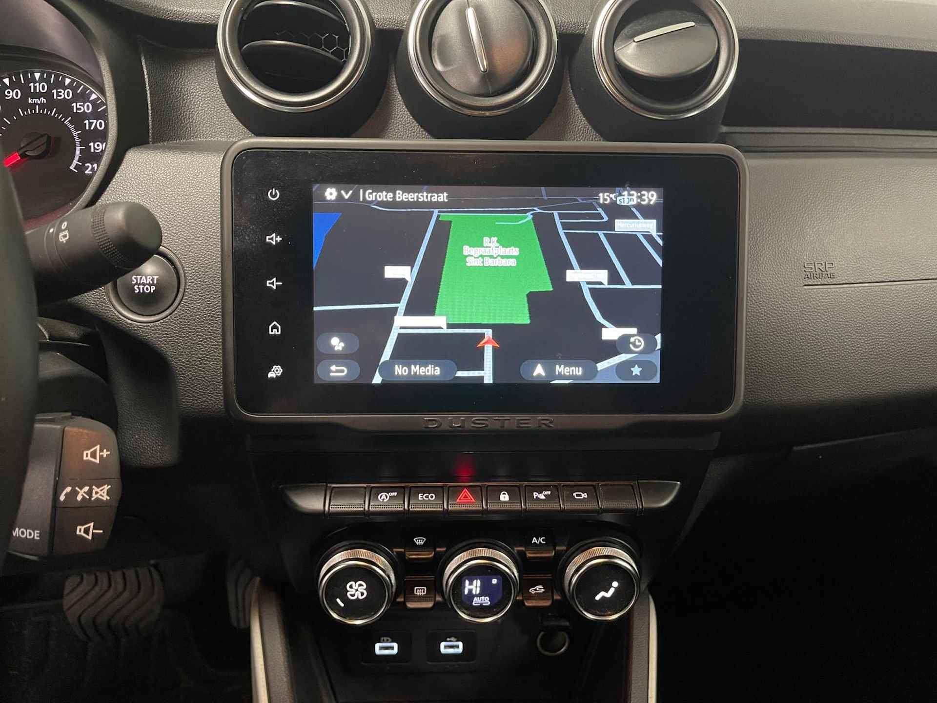 Dacia Duster 1.3 TCe Prestige AUTOMAAT NAVI AIRCO CAMERA PARKEERSENSOREN CRUISE CONTROLE TREKHAAK APPLE CARPLAY ANDROID AUTO LEER STOELVERWARMING ZEER MOOIE AUTO DIKKE UITVOERING - 13/17